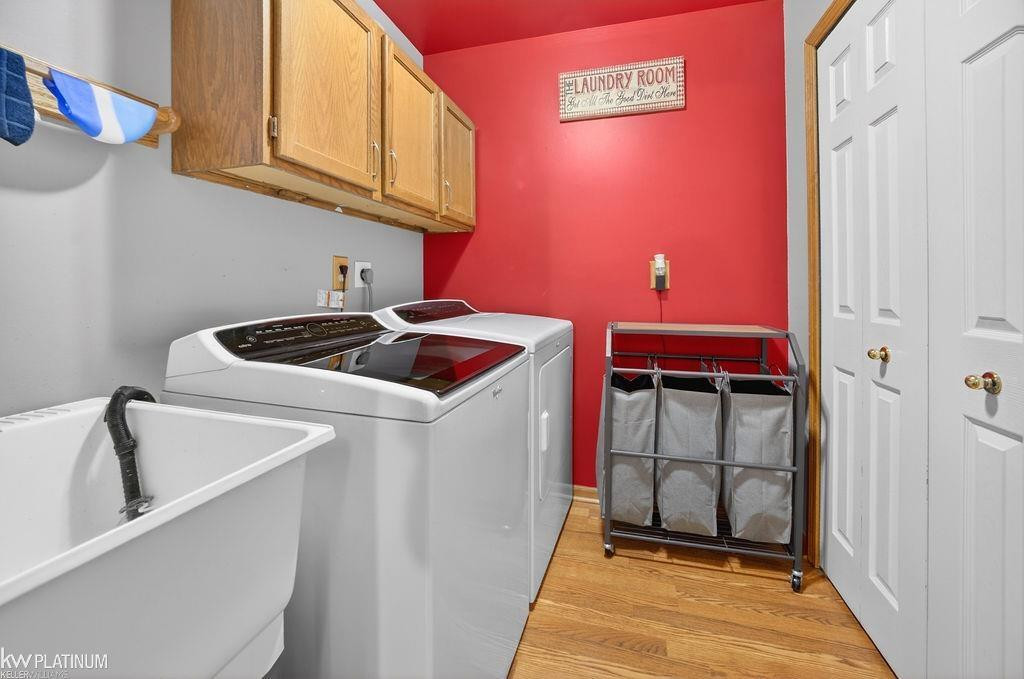 54532 CAMBRIDGE Drive, Shelby Twp, MI 48315 — Photo 21