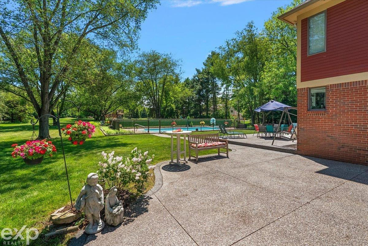 61334 Country Lane, Washington, MI — Photo 6