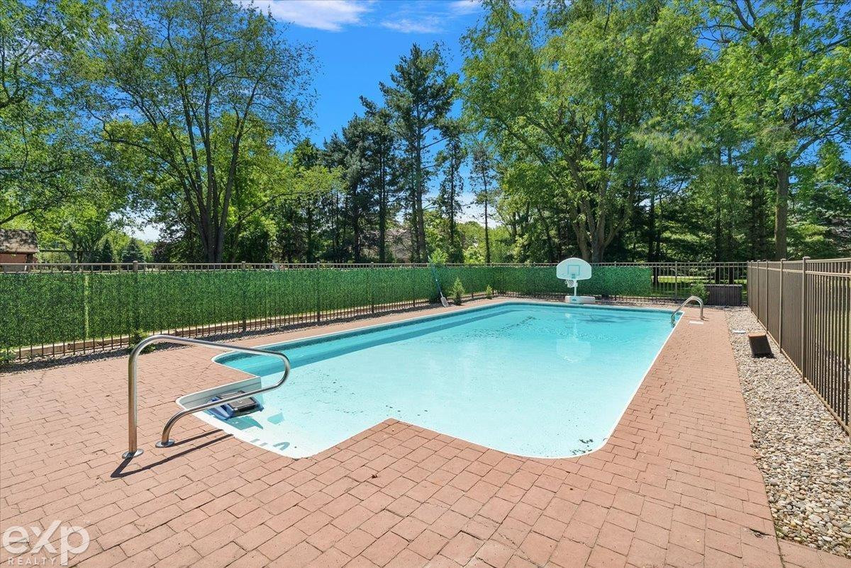 61334 Country Lane, Washington, MI — Photo 9