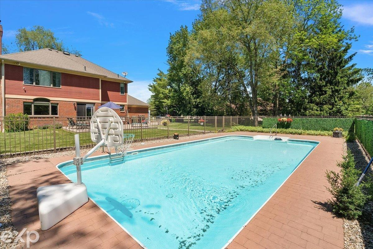 61334 Country Lane, Washington, MI — Photo 10