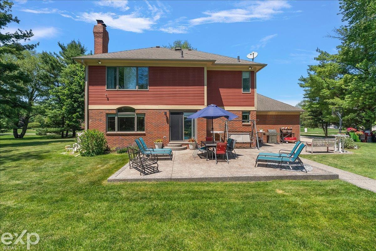 61334 Country Lane, Washington, MI — Photo 12
