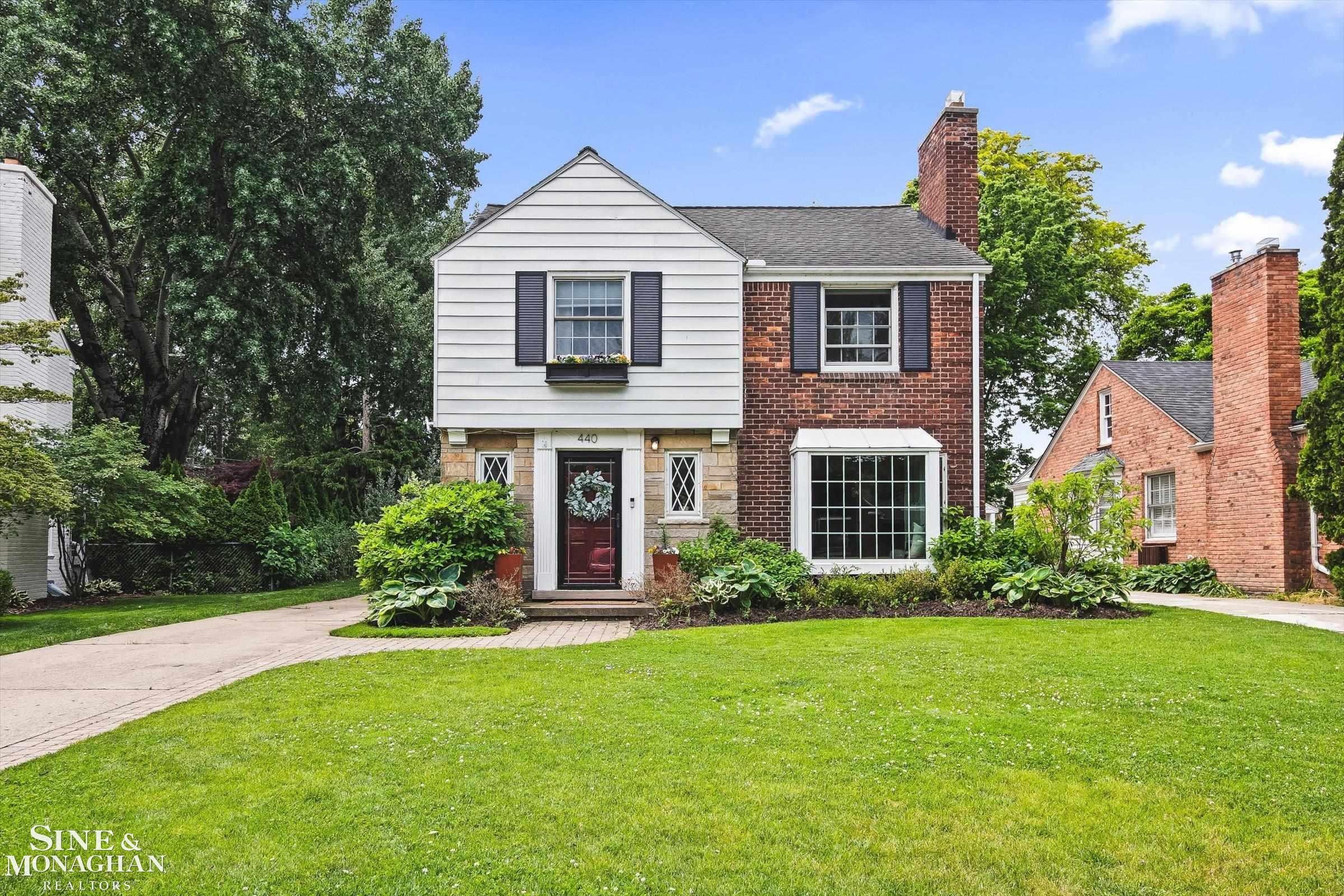 440 Colonial Court, Grosse Pointe Farms, MI 48236