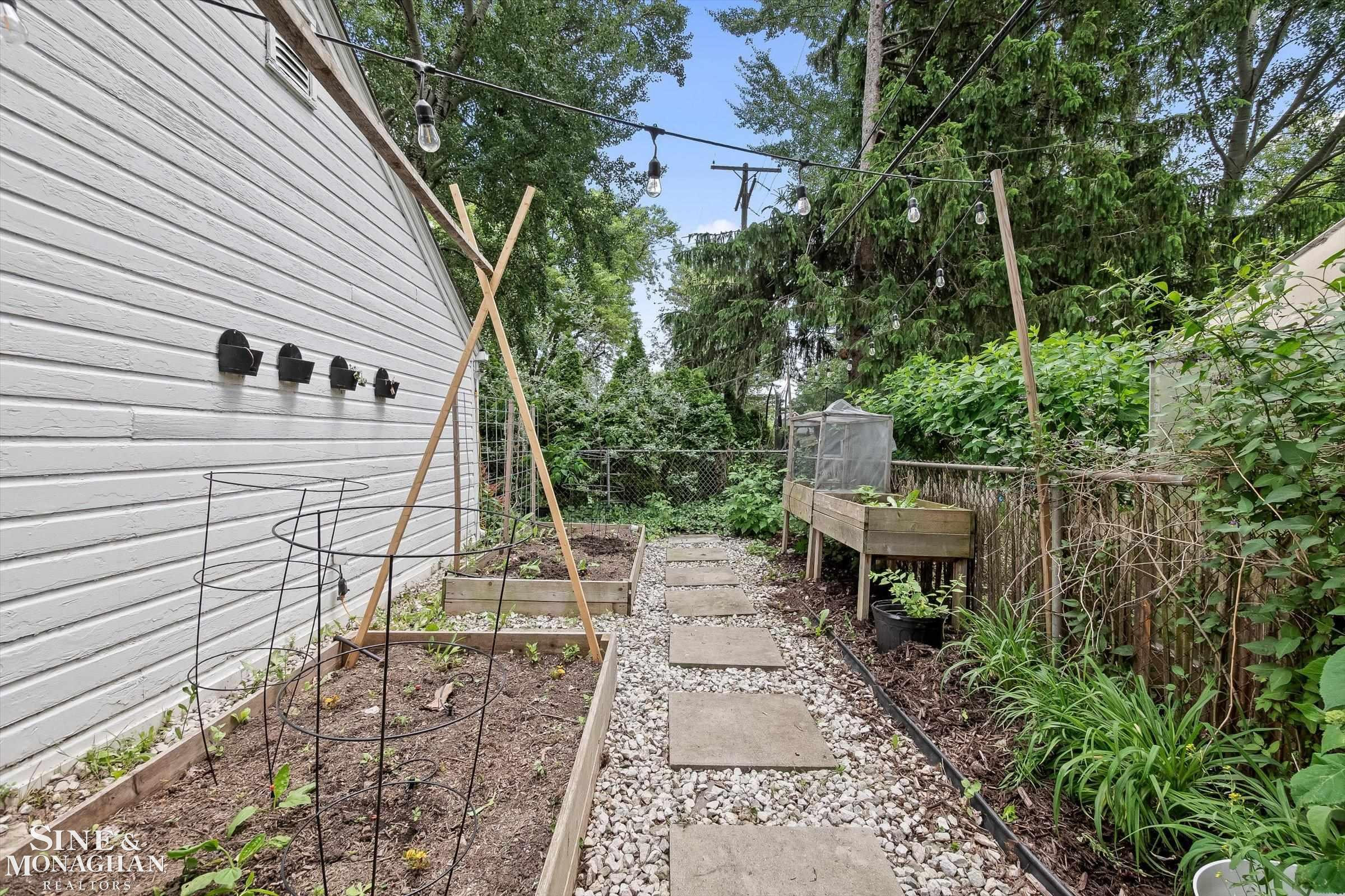 440 Colonial Court, Grosse Pointe Farms, MI 48236 — Photo 27