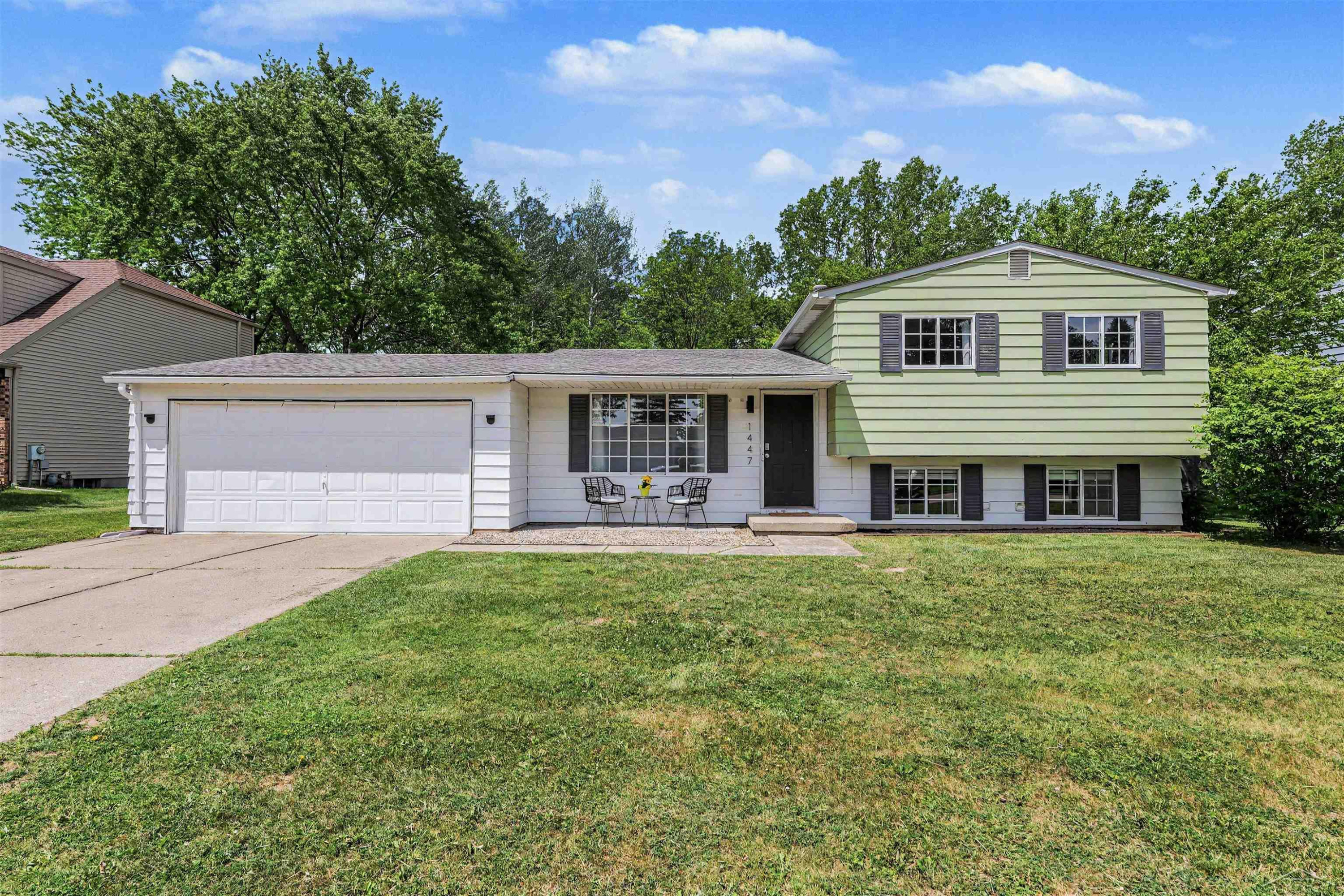 1447 Cedarwood Drive, Flushing, MI 48433 — Photo 2