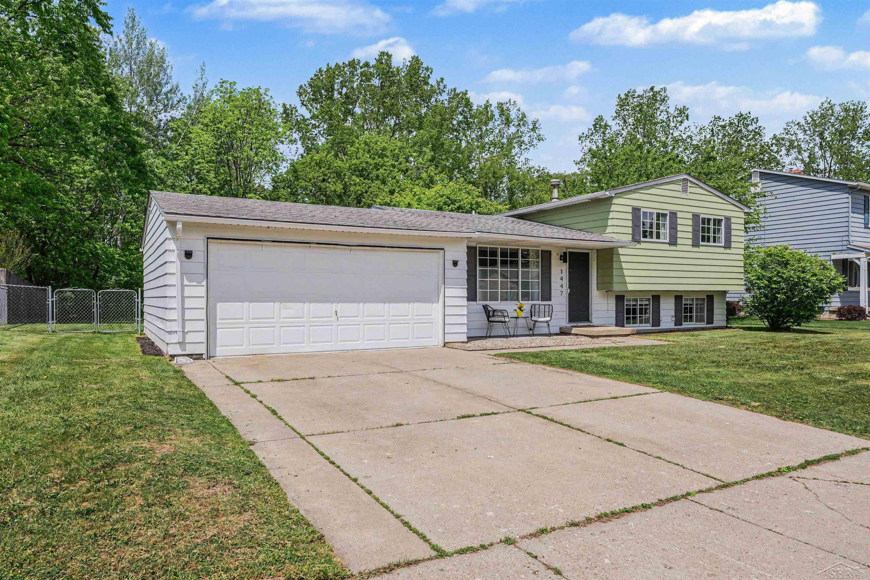 1447 Cedarwood Drive, Flushing, MI 48433 — Photo 3