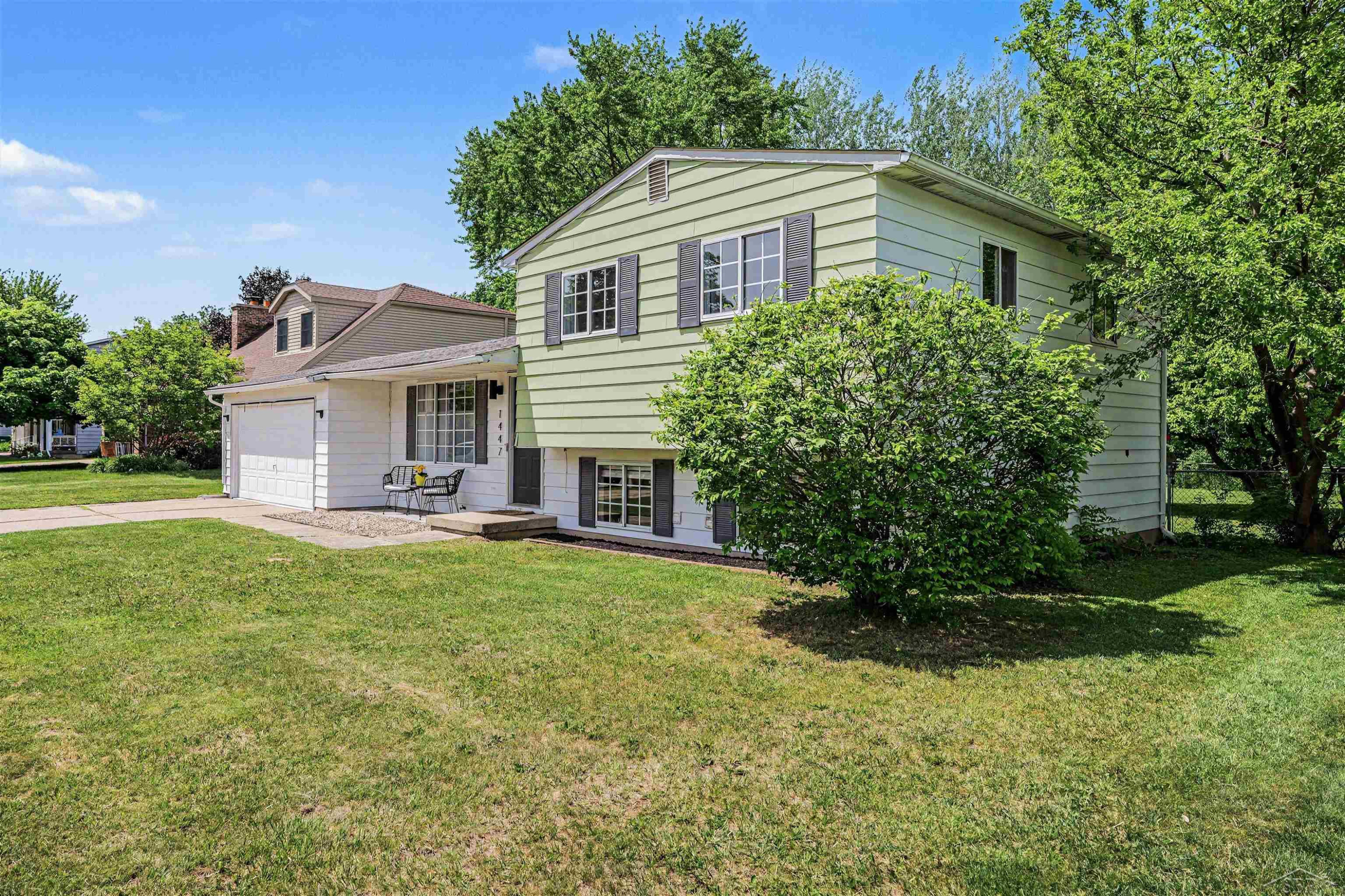 1447 Cedarwood Drive, Flushing, MI 48433 — Photo 4