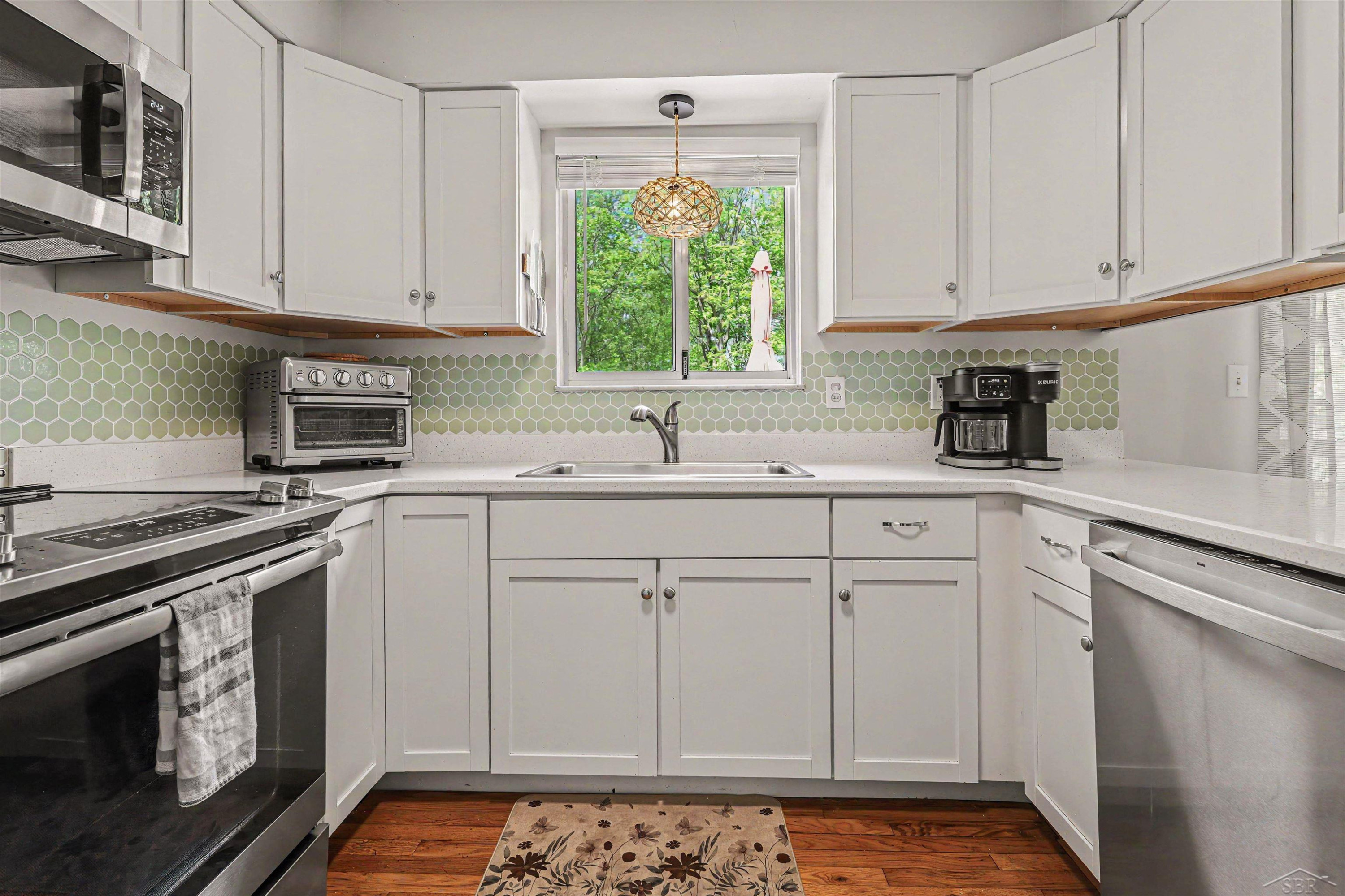 1447 Cedarwood Drive, Flushing, MI 48433 — Photo 11