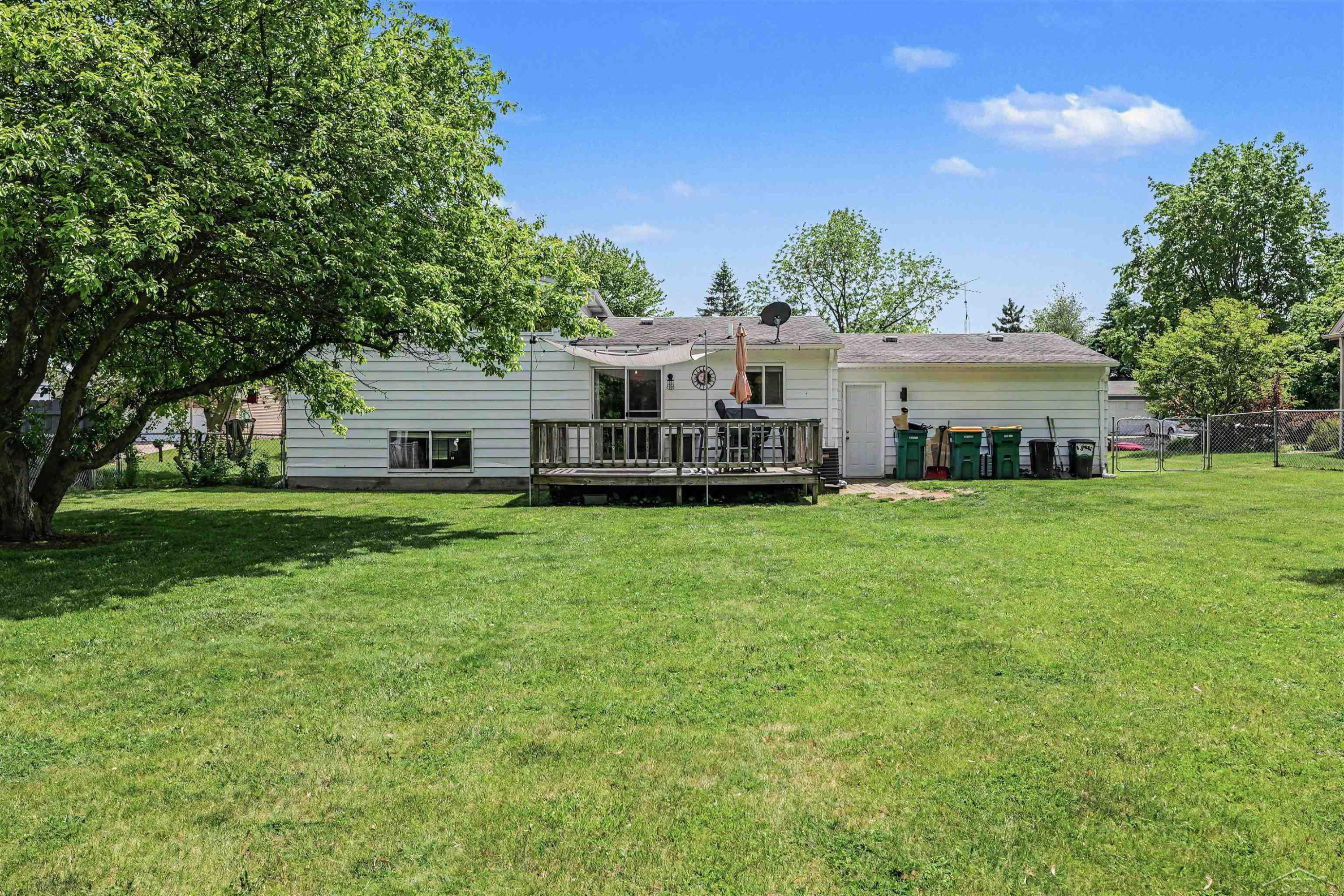1447 Cedarwood Drive, Flushing, MI 48433 — Photo 28