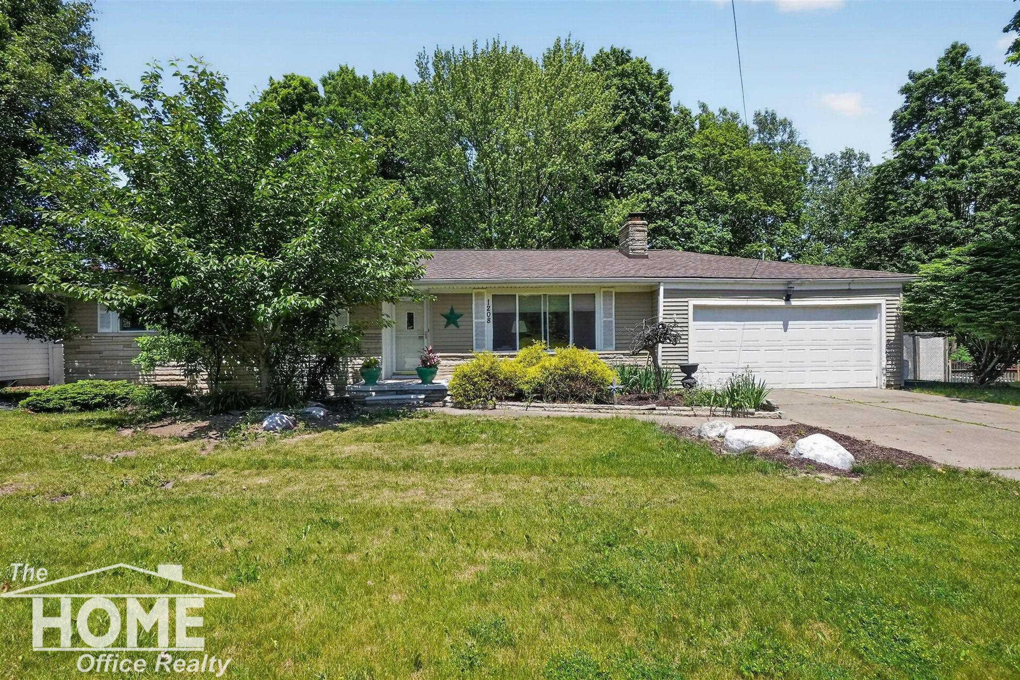 1208 Harding Avenue, Owosso, MI 48867