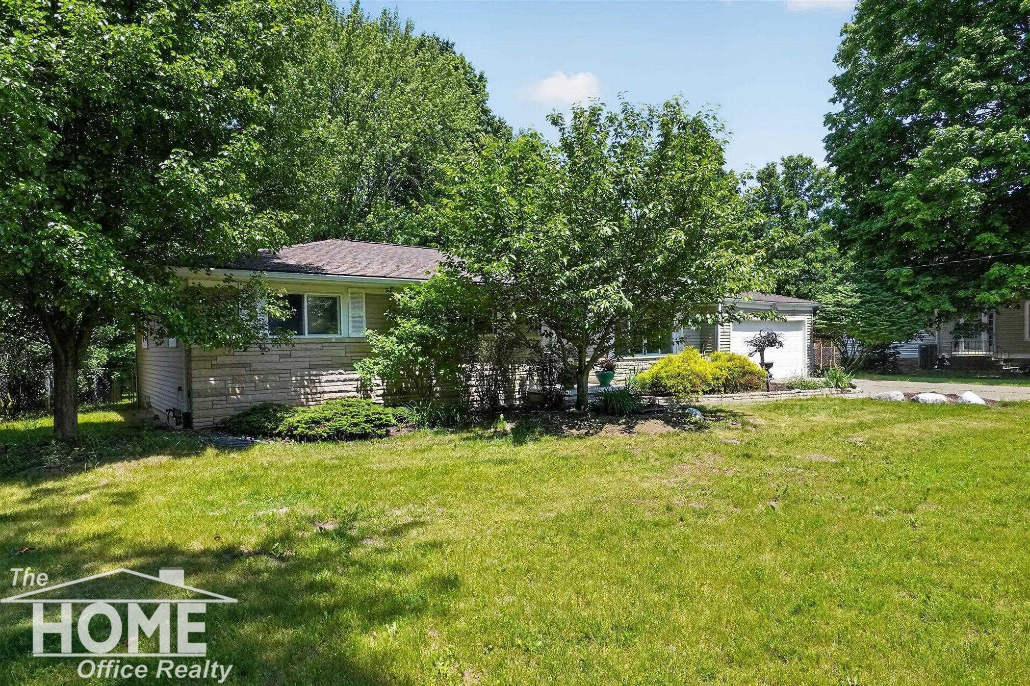 1208 Harding Avenue, Owosso, MI 48867 — Photo 2