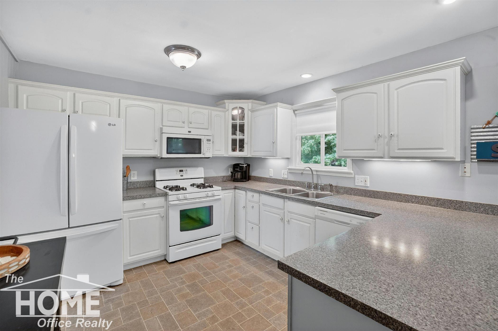 1208 Harding Avenue, Owosso, MI 48867 — Photo 9