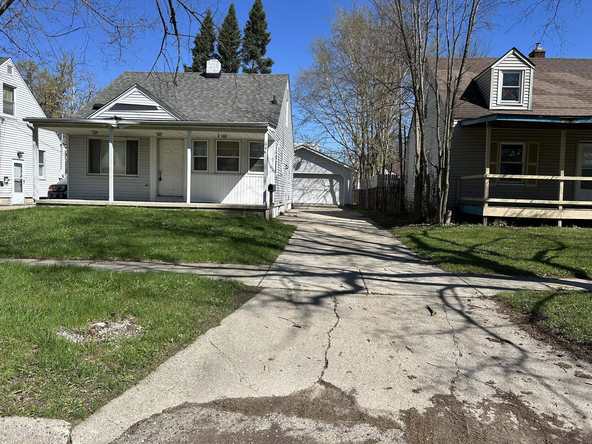 644 Crawford Street, Flint, MI 48507 — front exterior