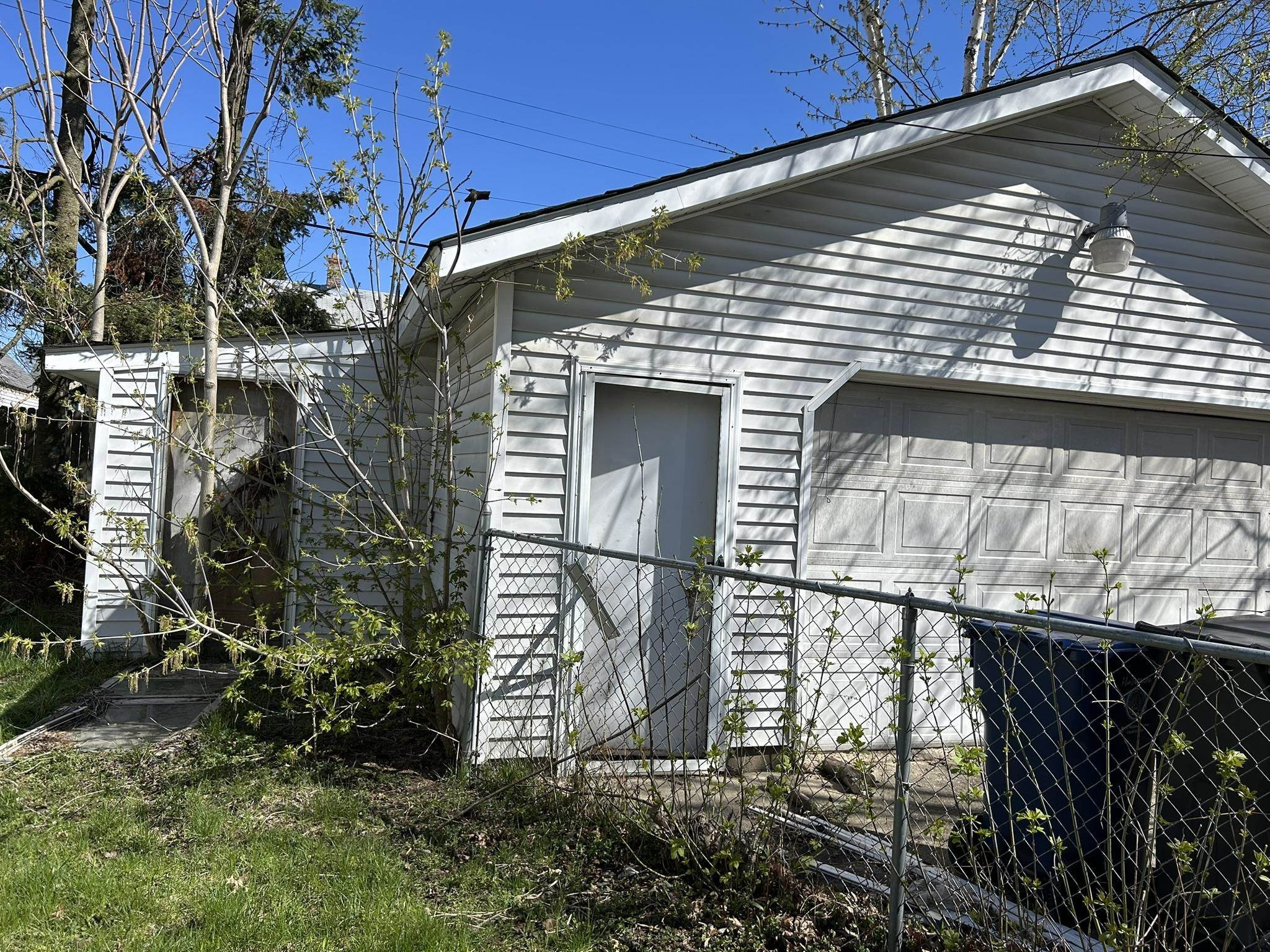 644 Crawford Street, Flint, MI 48507 — Photo 17
