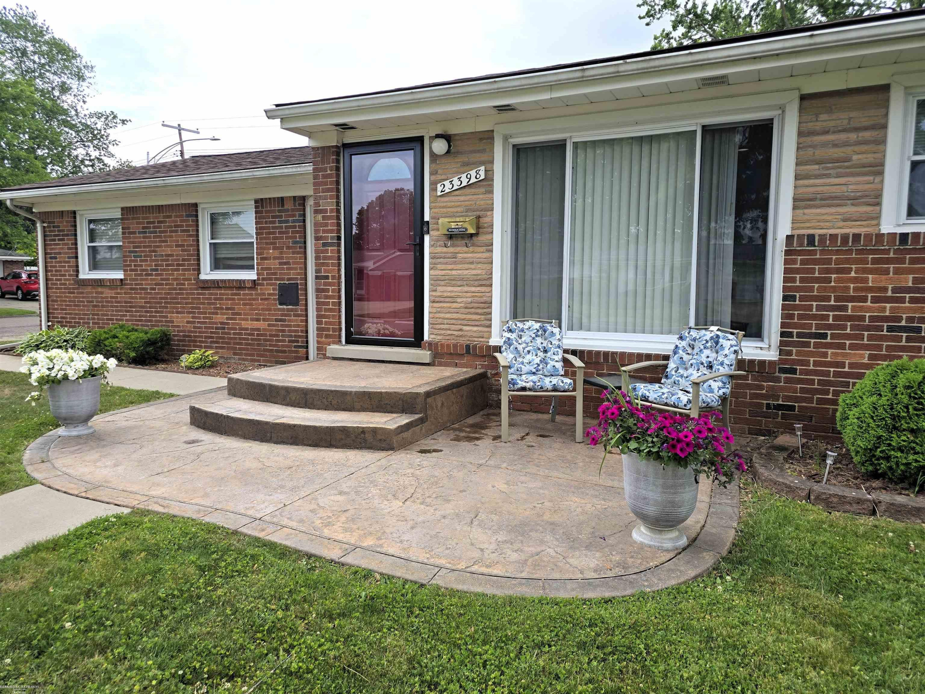 23398 Linne Drive, Clinton Twp, MI 48035 — Photo 2