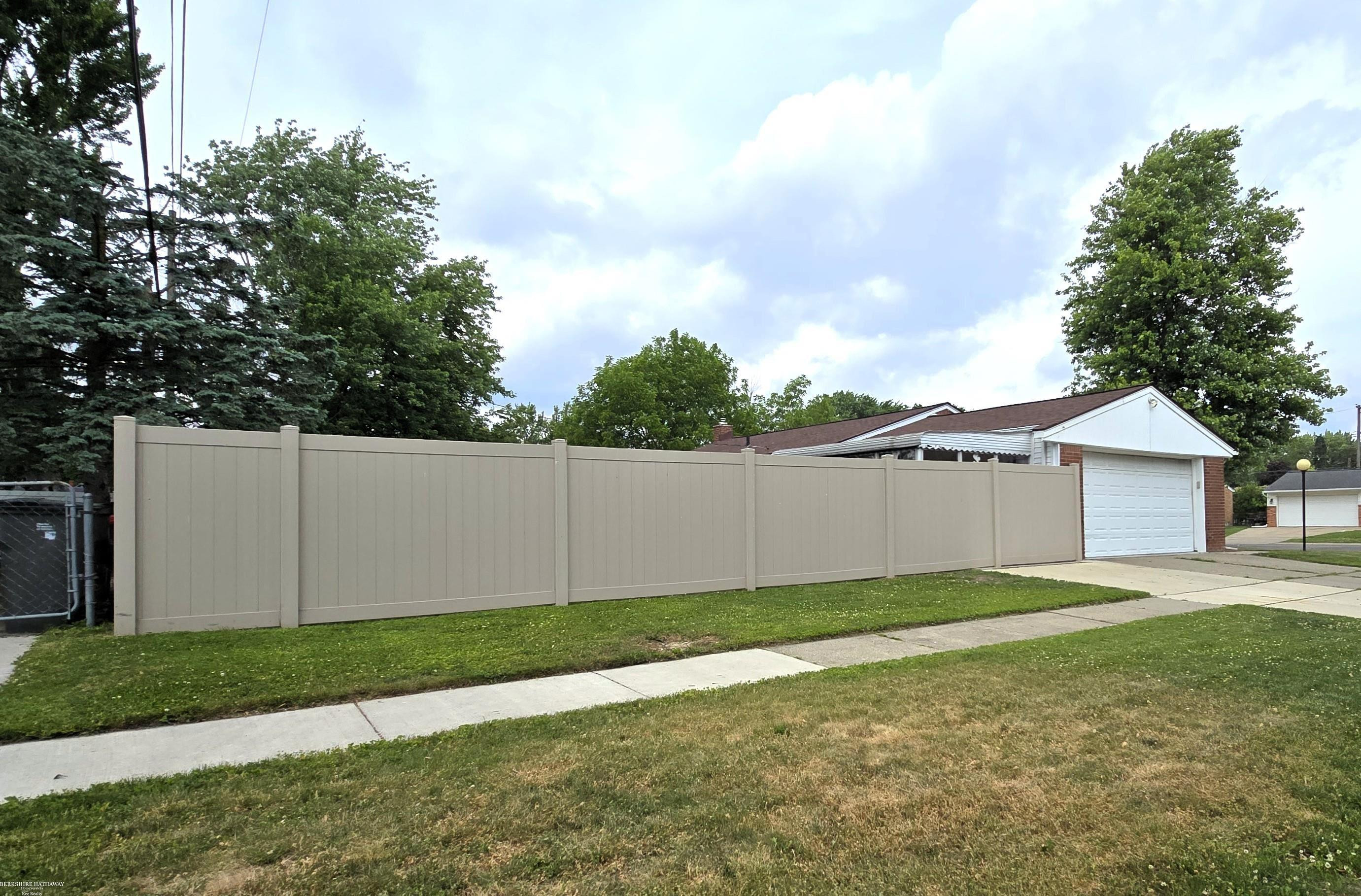 23398 Linne Drive, Clinton Twp, MI 48035 — Photo 8