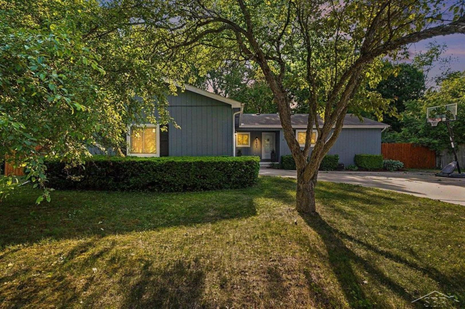 5401 Drake Street, Midland, MI 48640 — front exterior