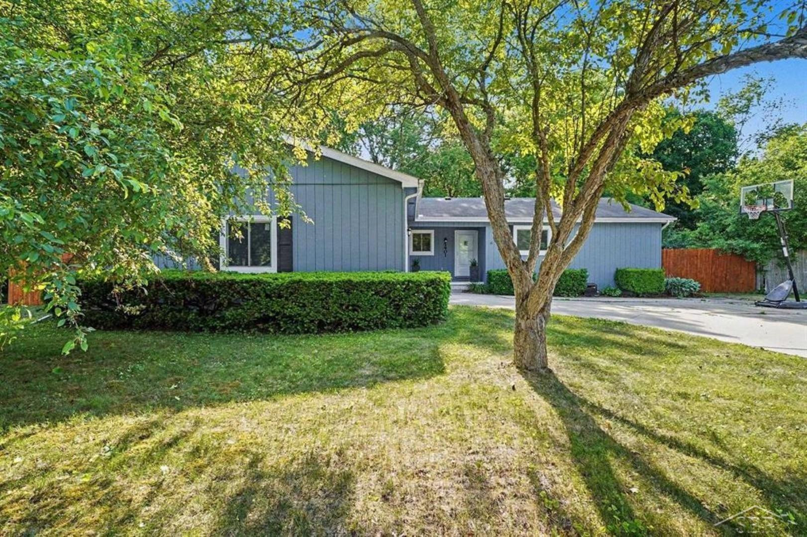 5401 Drake Street, Midland, MI 48640 — Photo 2