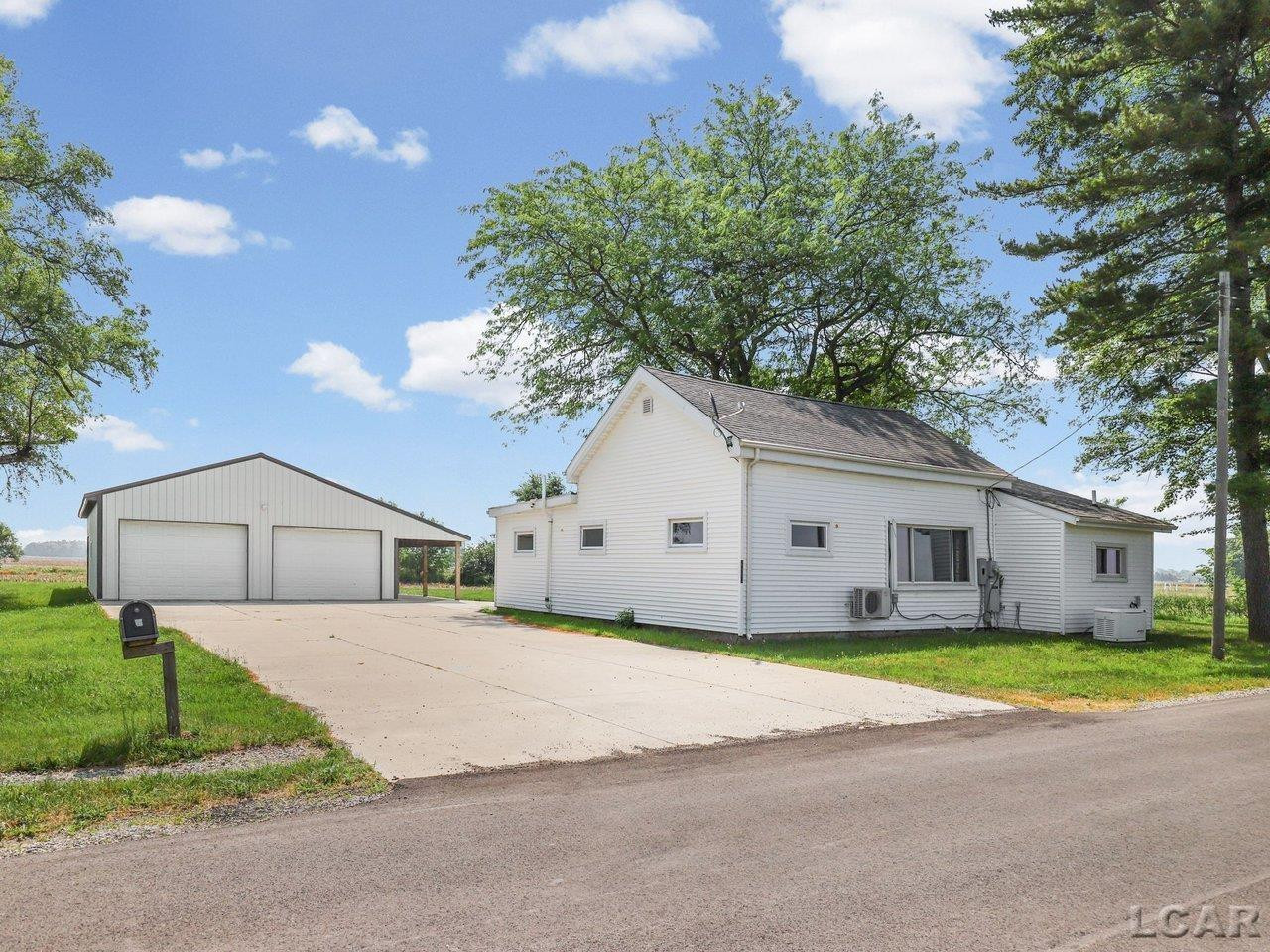 2405 S Piotter Highway, Blissfield, MI 49228