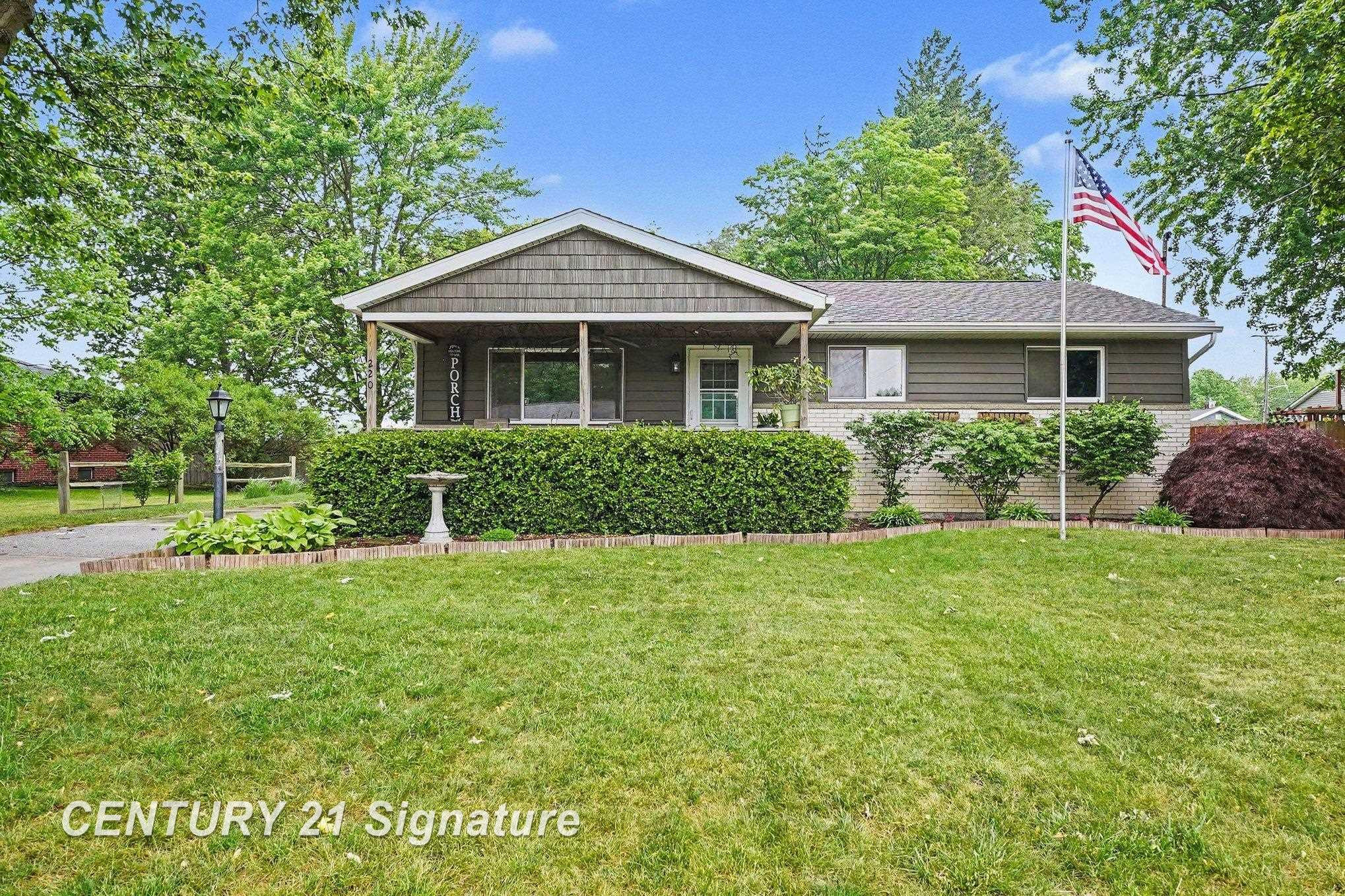 220 S 7th Street, Freeland, MI 48623 — front exterior