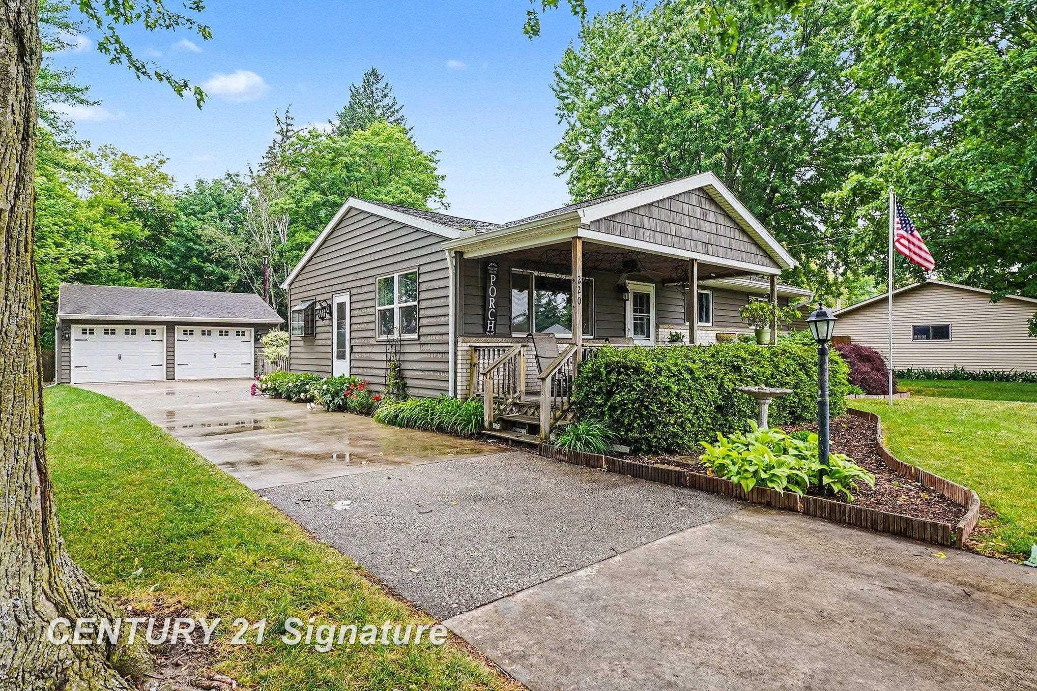 220 S 7th Street, Freeland, MI 48623 — Photo 2