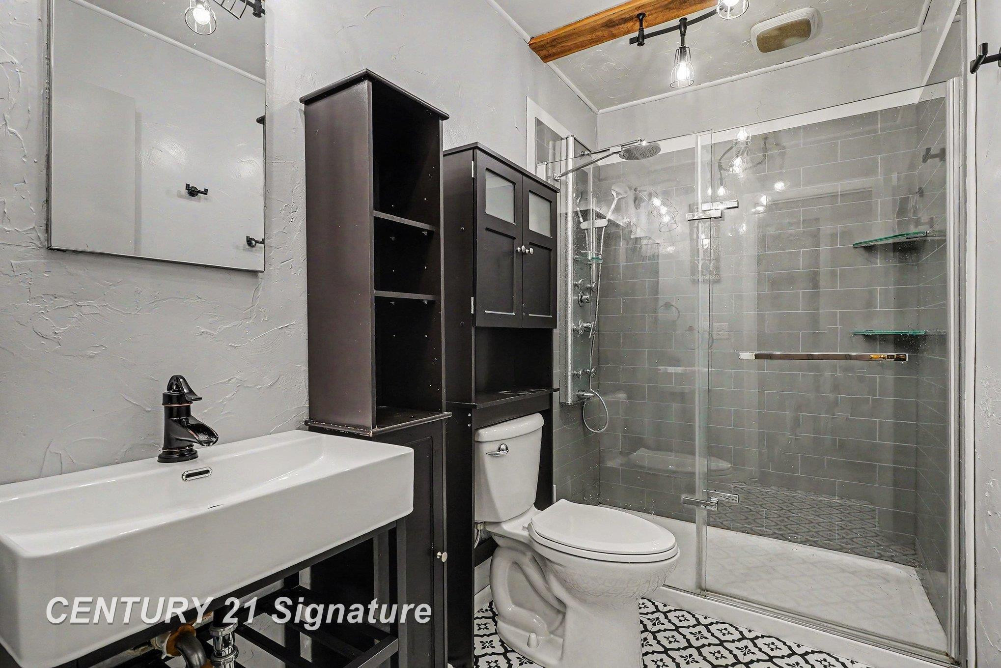 220 S 7th Street, Freeland, MI 48623 — Photo 8