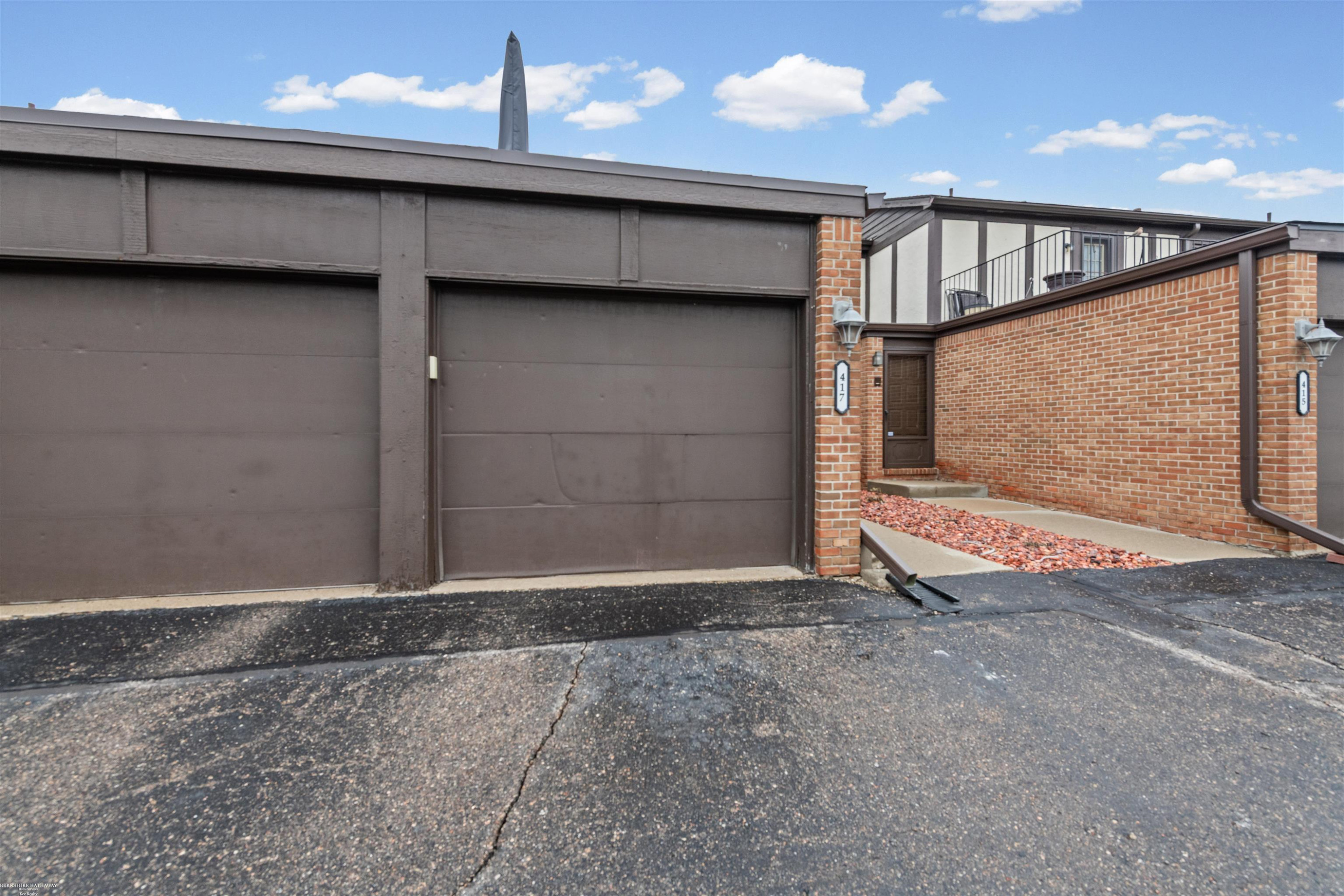 417 Country Club Drive, Saint Clair Shores, MI 48082 — Photo 36