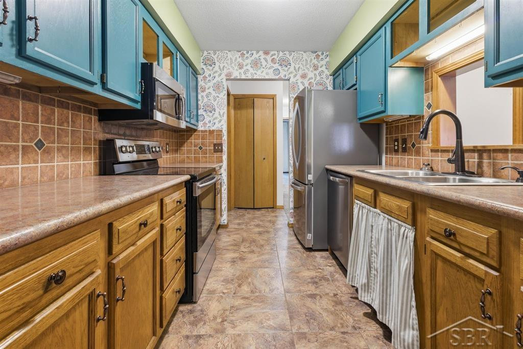 526 Morningside Drive, Midland, MI 48640 — Photo 7