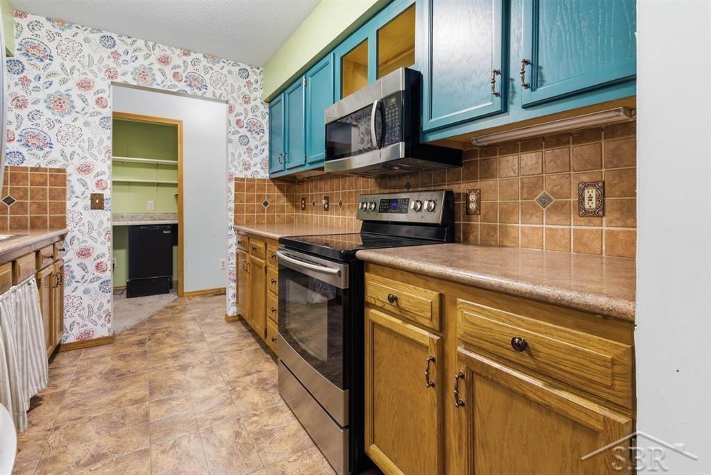 526 Morningside Drive, Midland, MI 48640 — Photo 9
