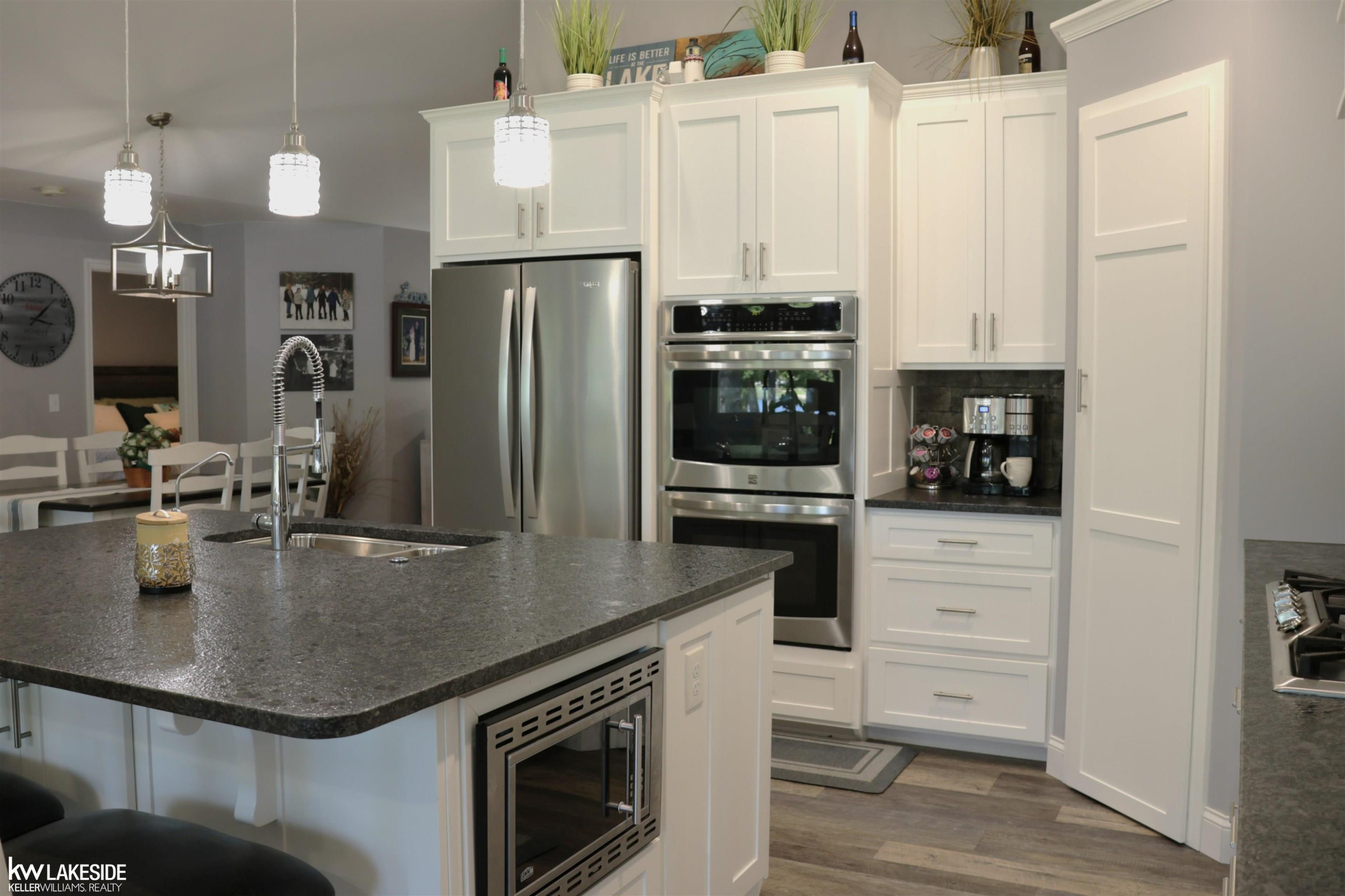 521 W River Court, Gladwin, MI 48624 — Photo 9