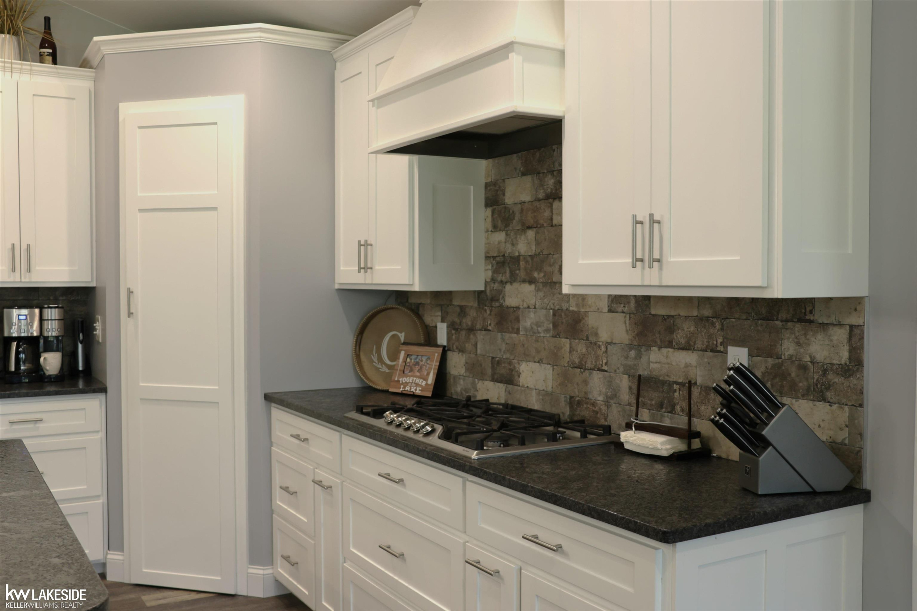 521 W River Court, Gladwin, MI 48624 — Photo 10