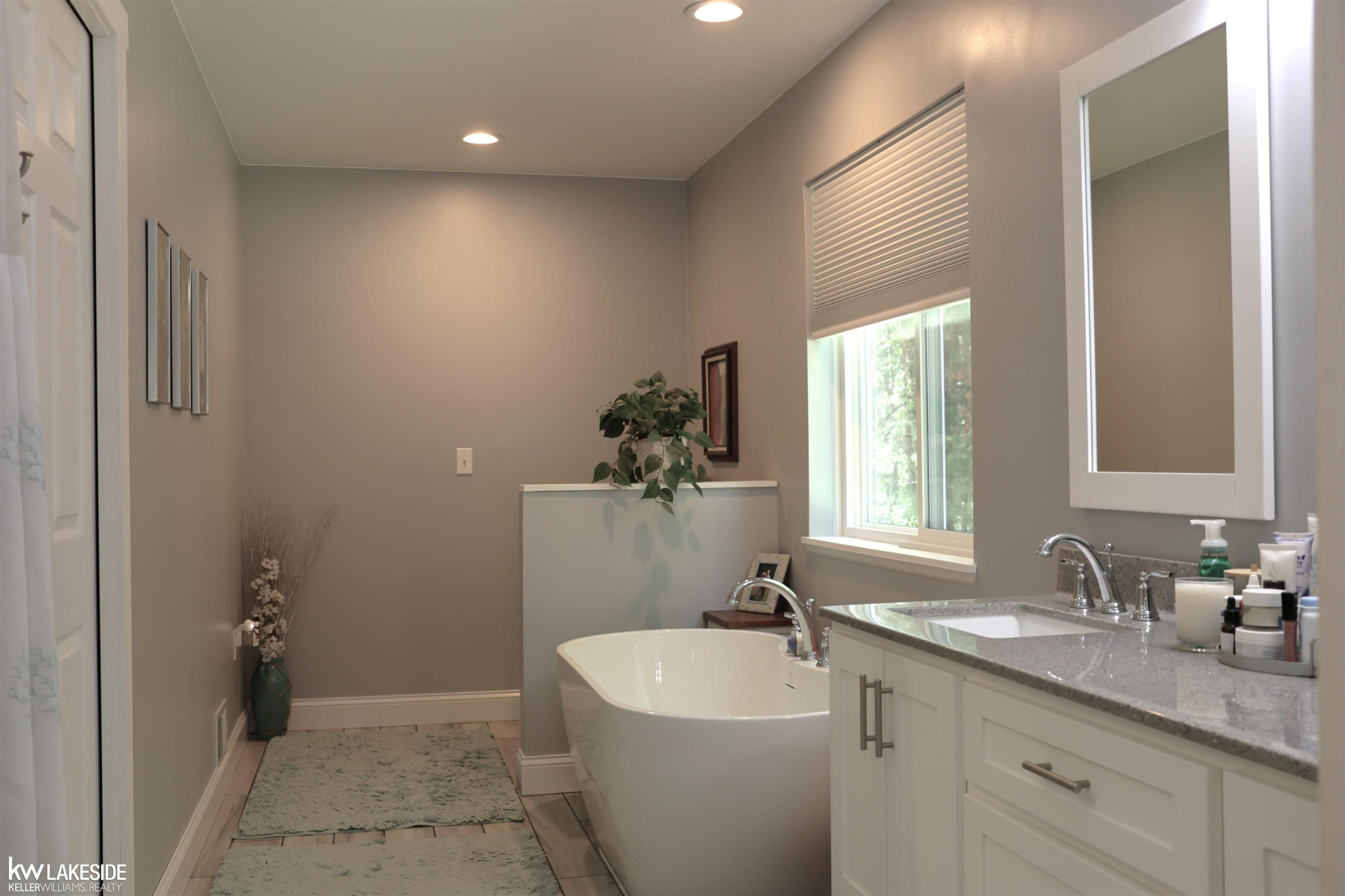 521 W River Court, Gladwin, MI 48624 — Photo 26