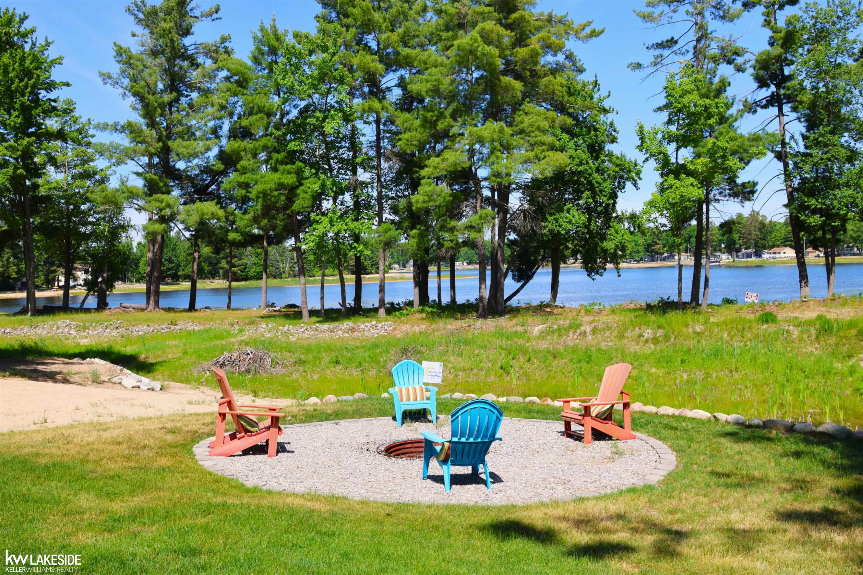 521 W River Court, Gladwin, MI 48624 — Photo 47