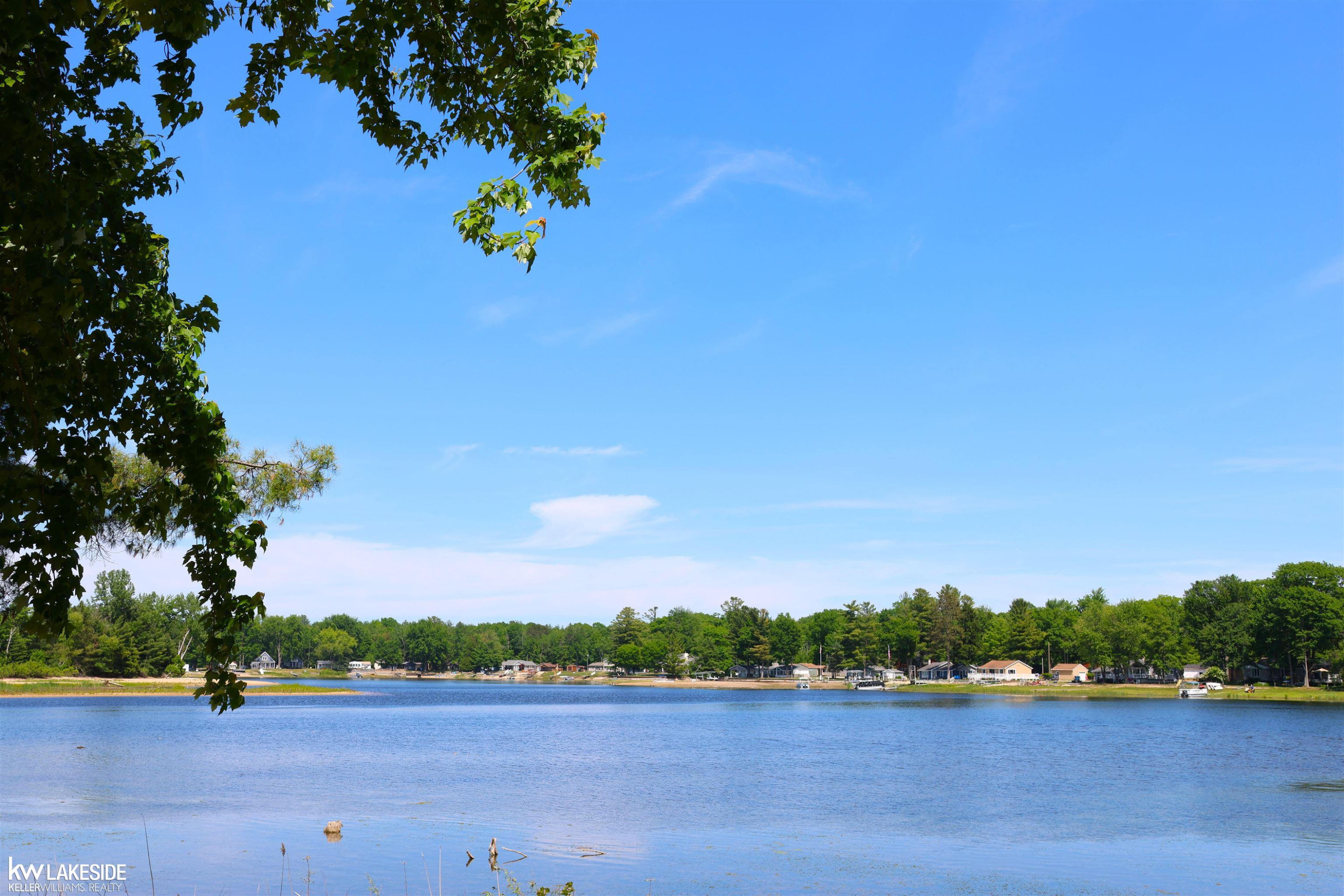 521 W River Court, Gladwin, MI 48624 — Photo 48