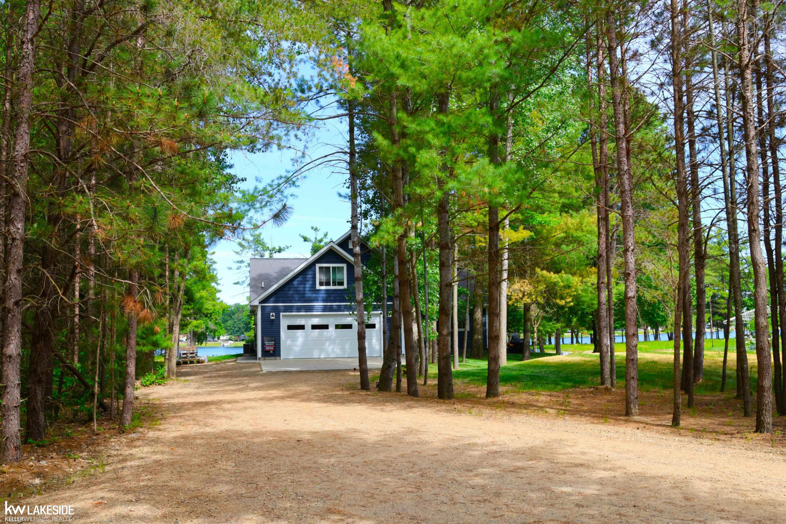 521 W River Court, Gladwin, MI 48624 — Photo 68