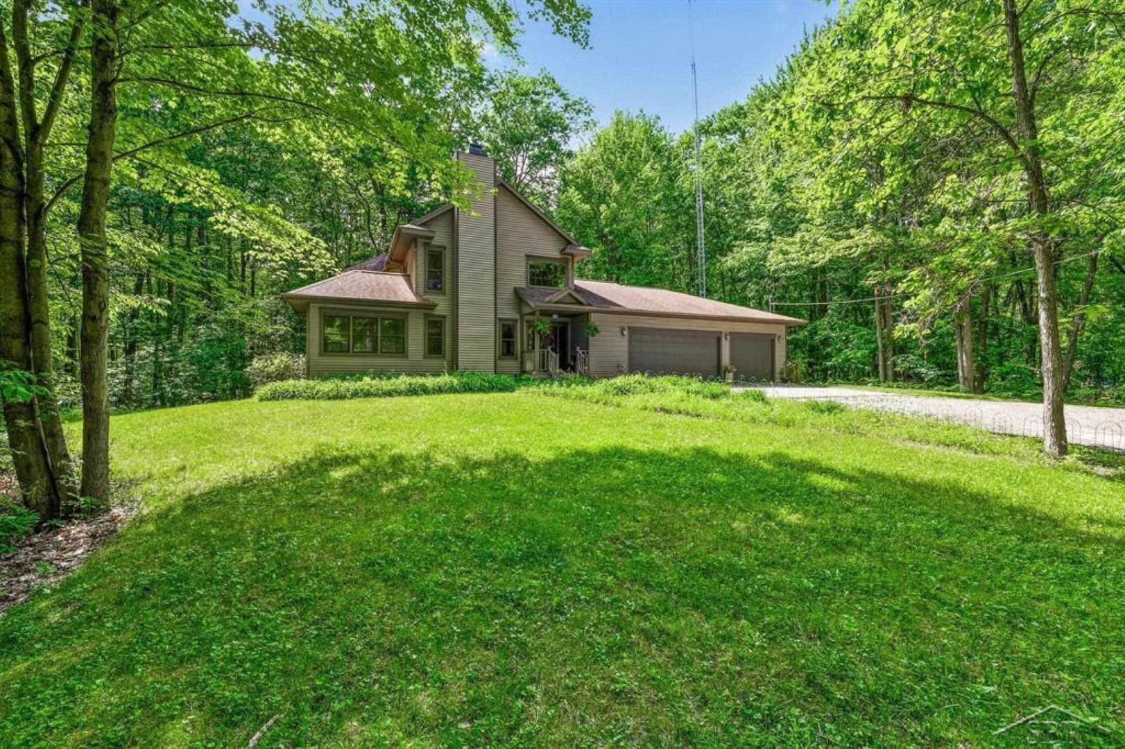 4455 N Ehlers Road, Midland, MI 48642