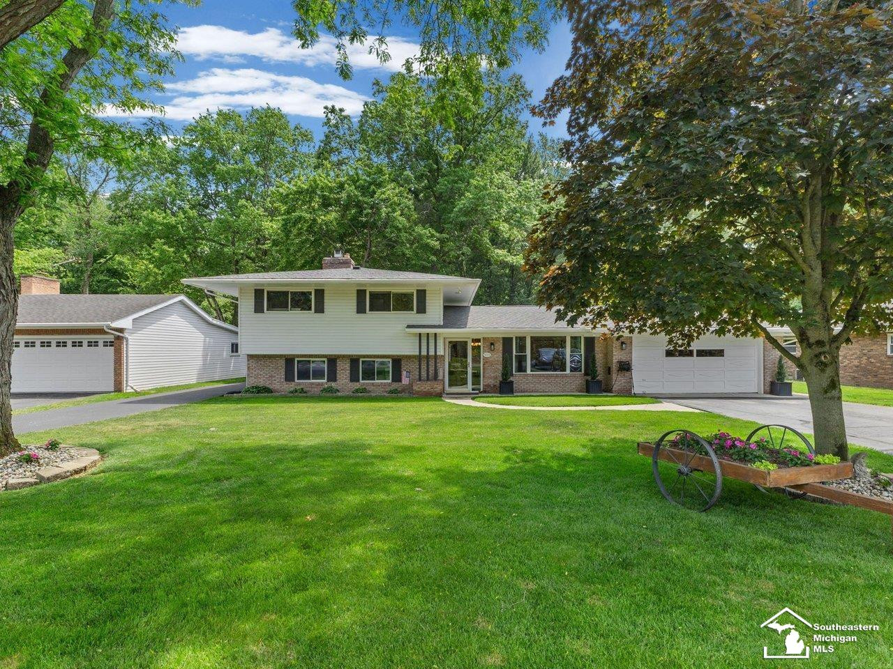 3119 W Dean Road, Lambertville, MI 48144 — Photo 2