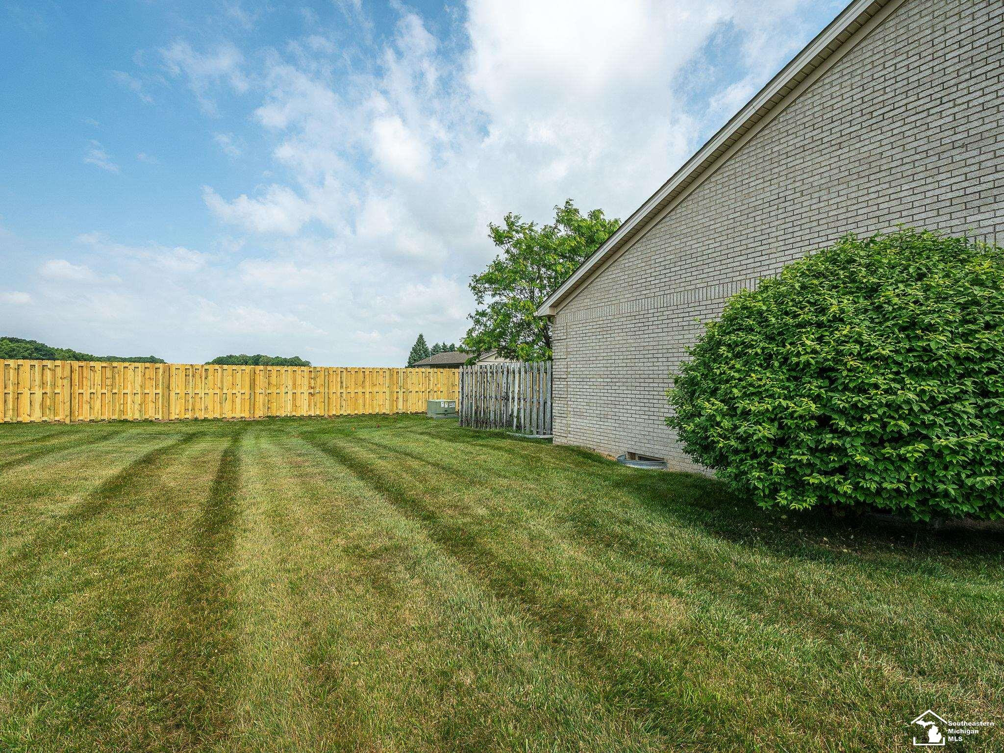 1611 Tony Court, Monroe, MI 48162 — Photo 32
