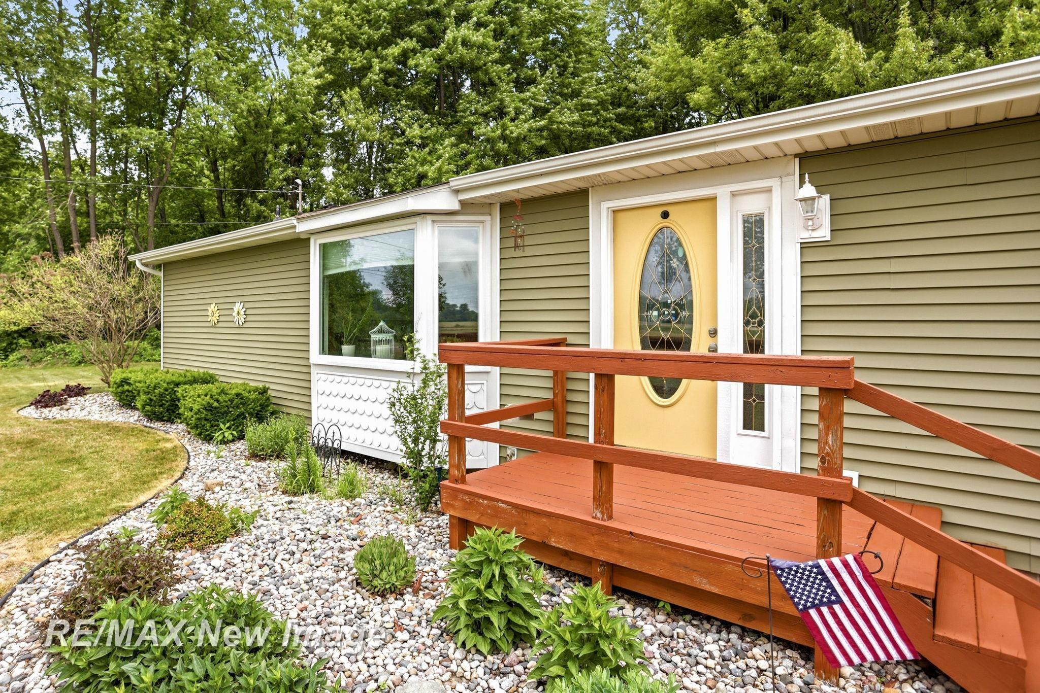8385 Canada Road, Birch Run, MI 48415 — Photo 4