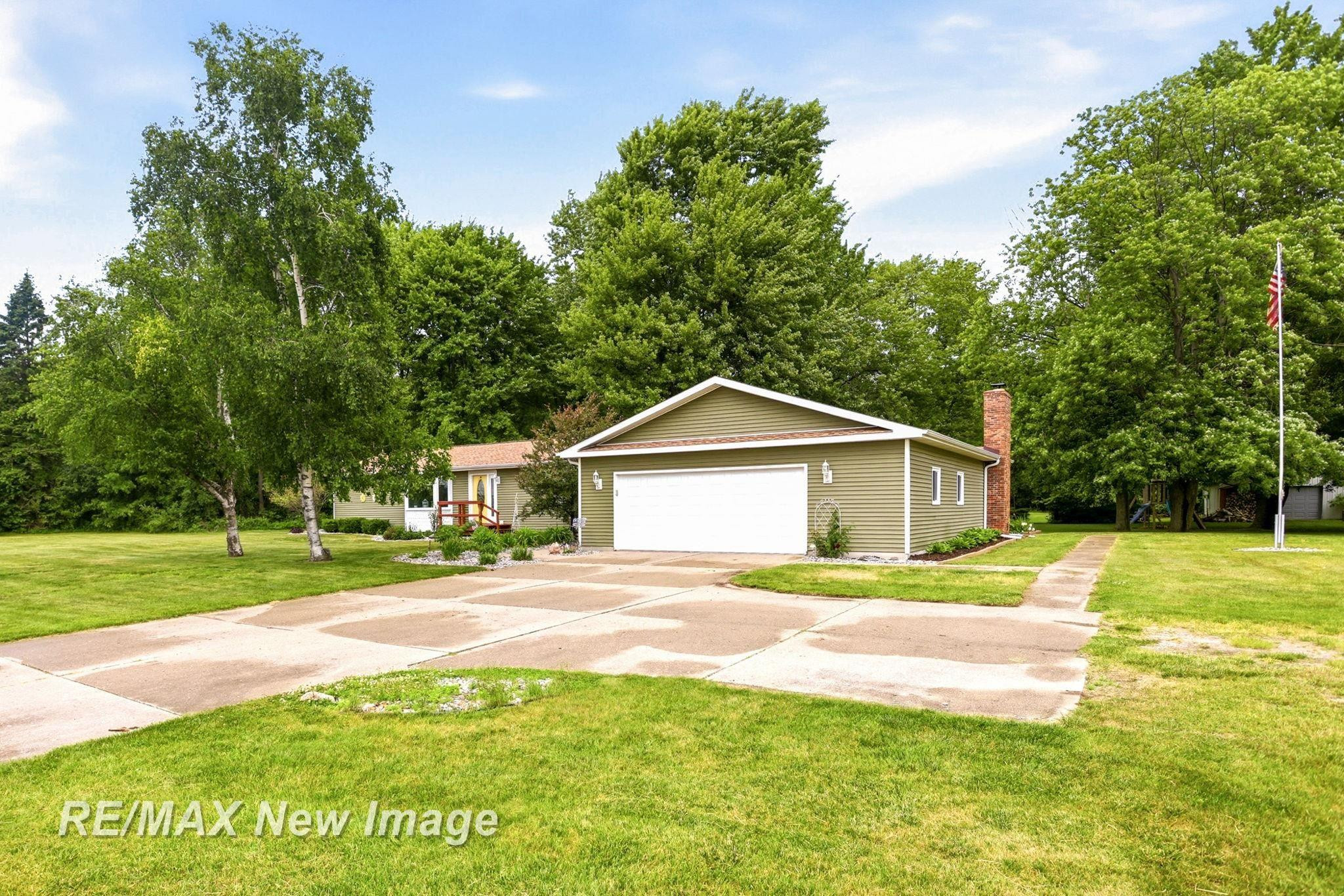 8385 Canada Road, Birch Run, MI 48415 — Photo 36
