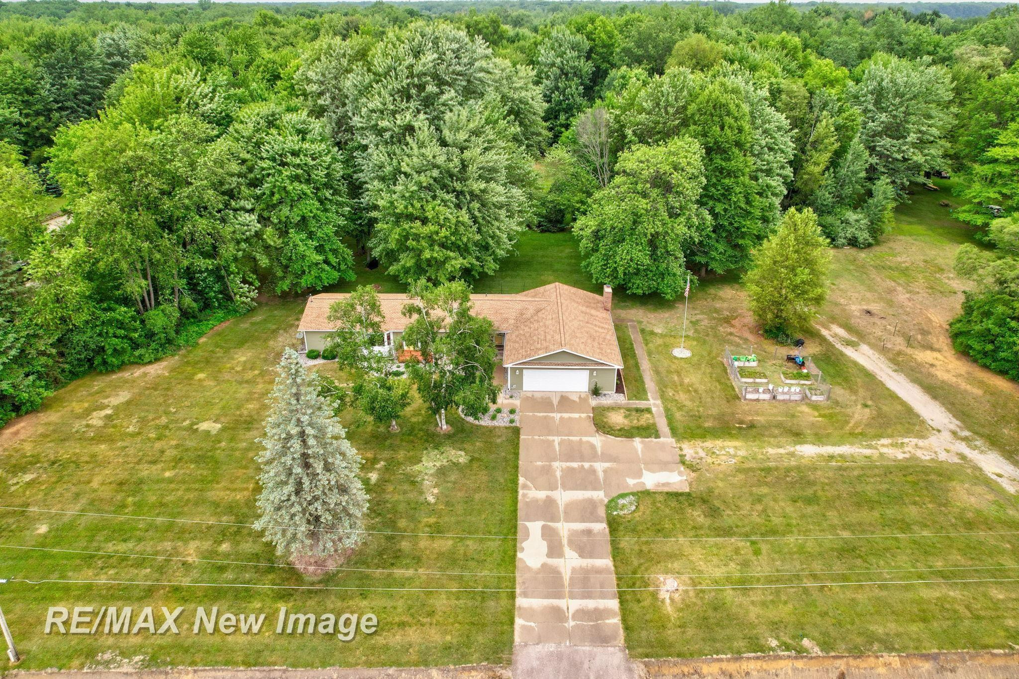 8385 Canada Road, Birch Run, MI 48415 — Photo 49