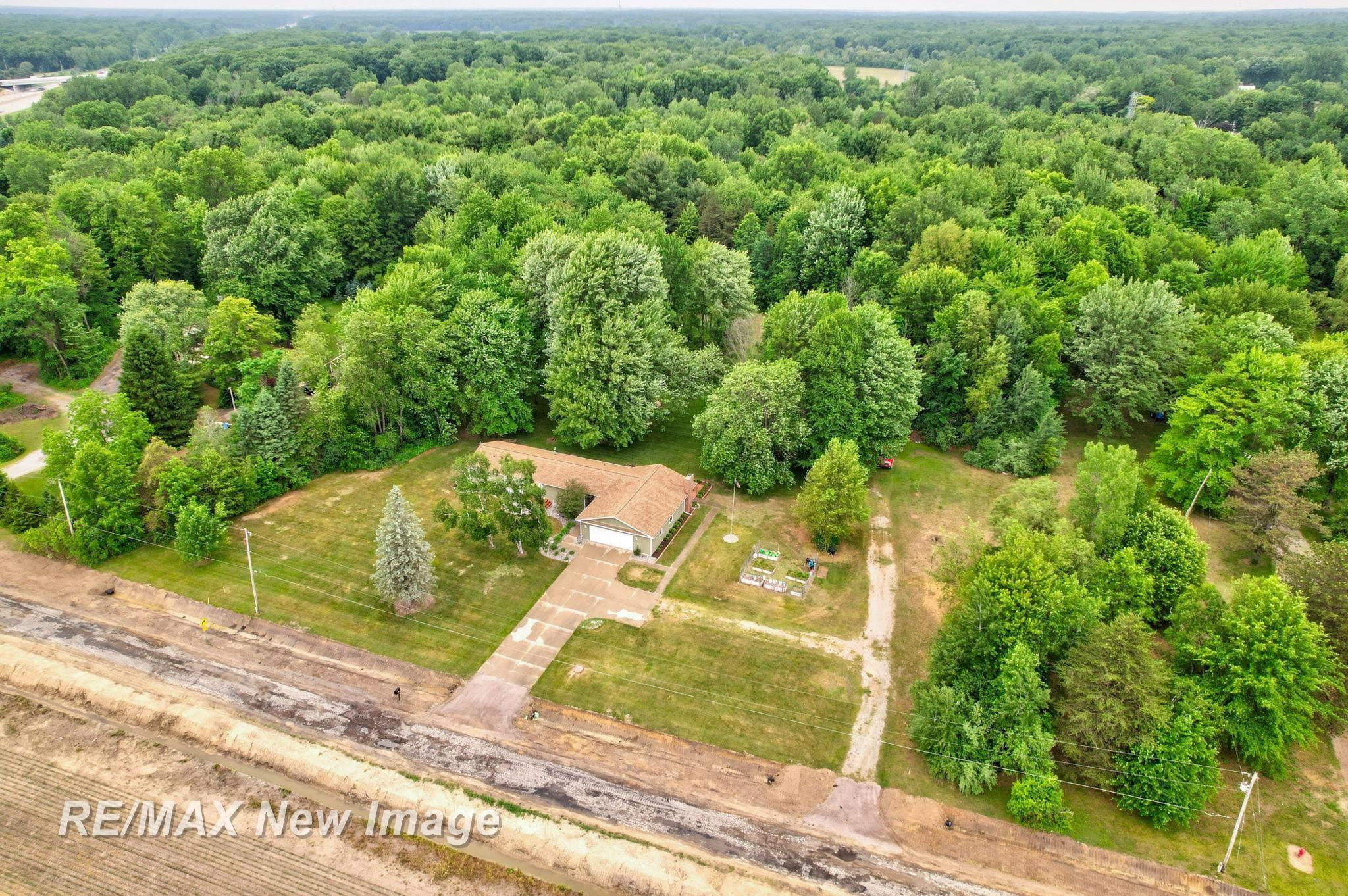 8385 Canada Road, Birch Run, MI 48415 — Photo 50