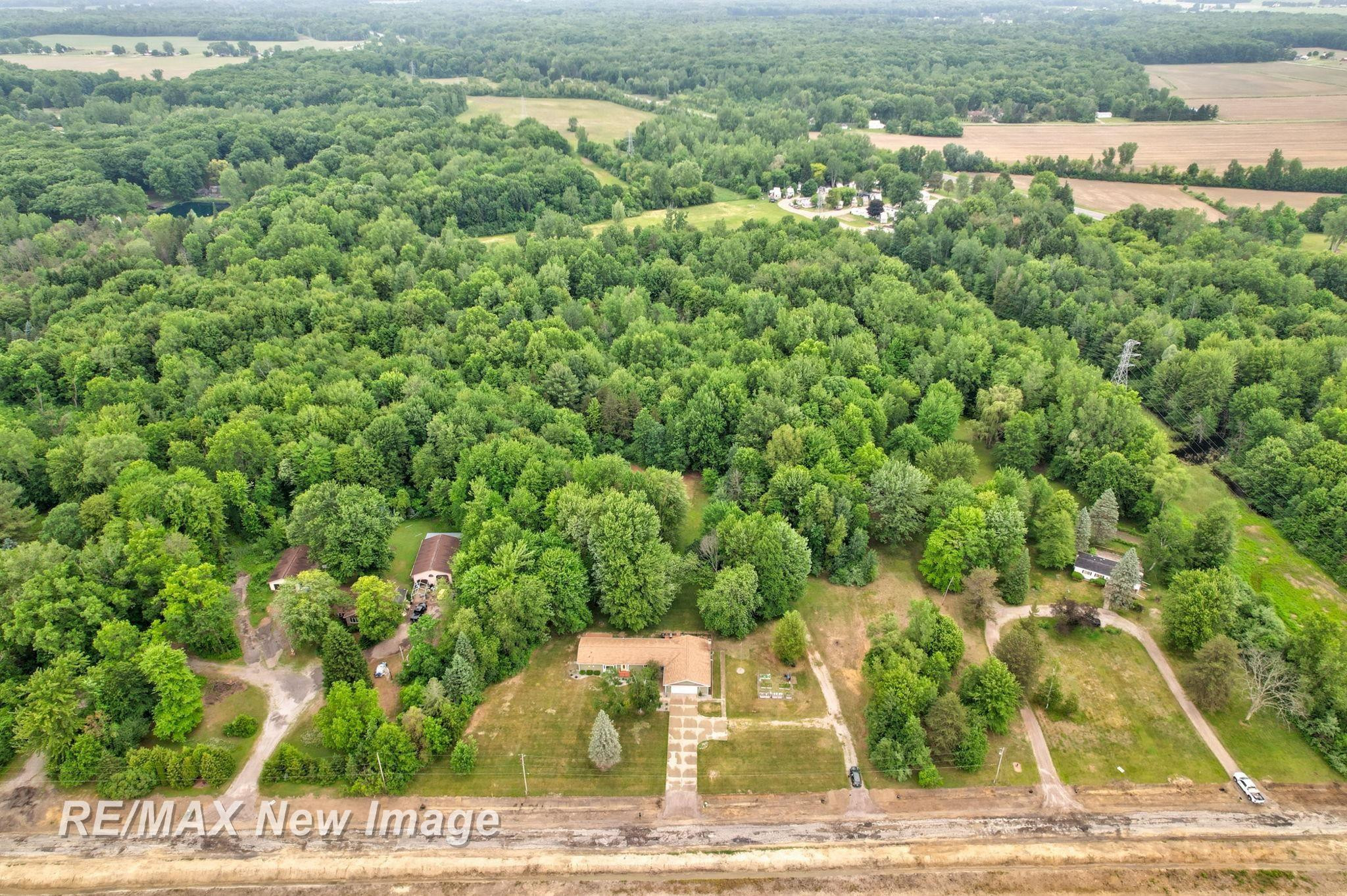 8385 Canada Road, Birch Run, MI 48415 — Photo 56