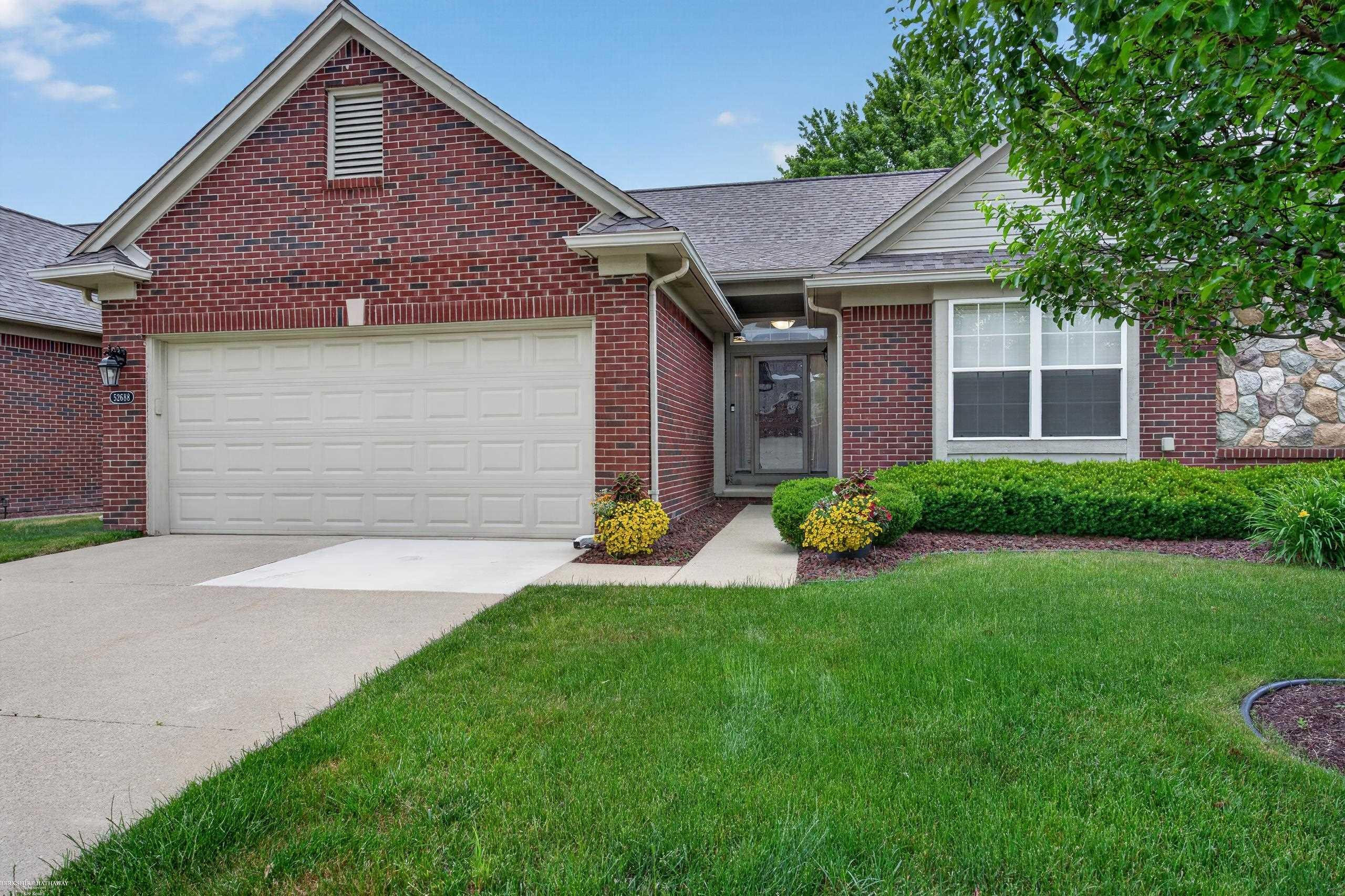 52688 Sable Drive, 16, Macomb, MI 48042 — front exterior