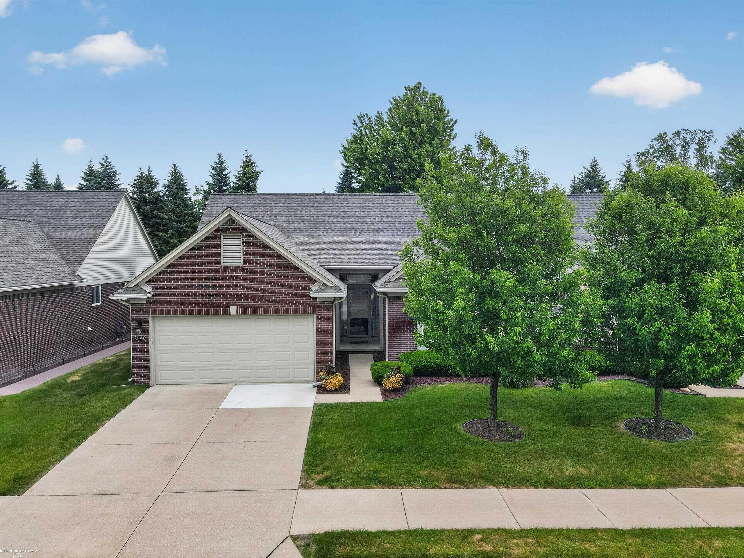 52688 Sable Drive, 16, Macomb, MI 48042 — Photo 2
