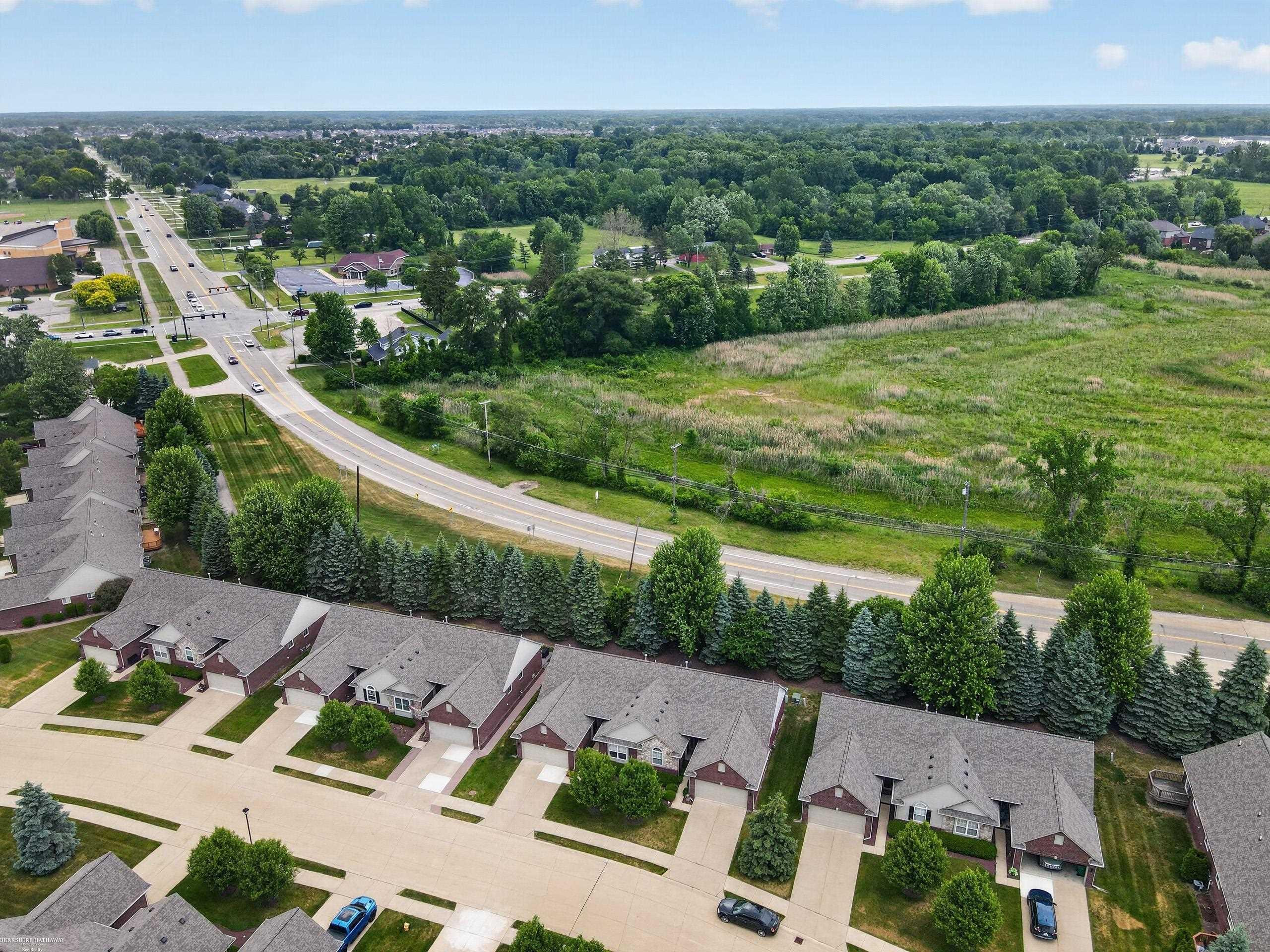 52688 Sable Drive, 16, Macomb, MI 48042 — Photo 8