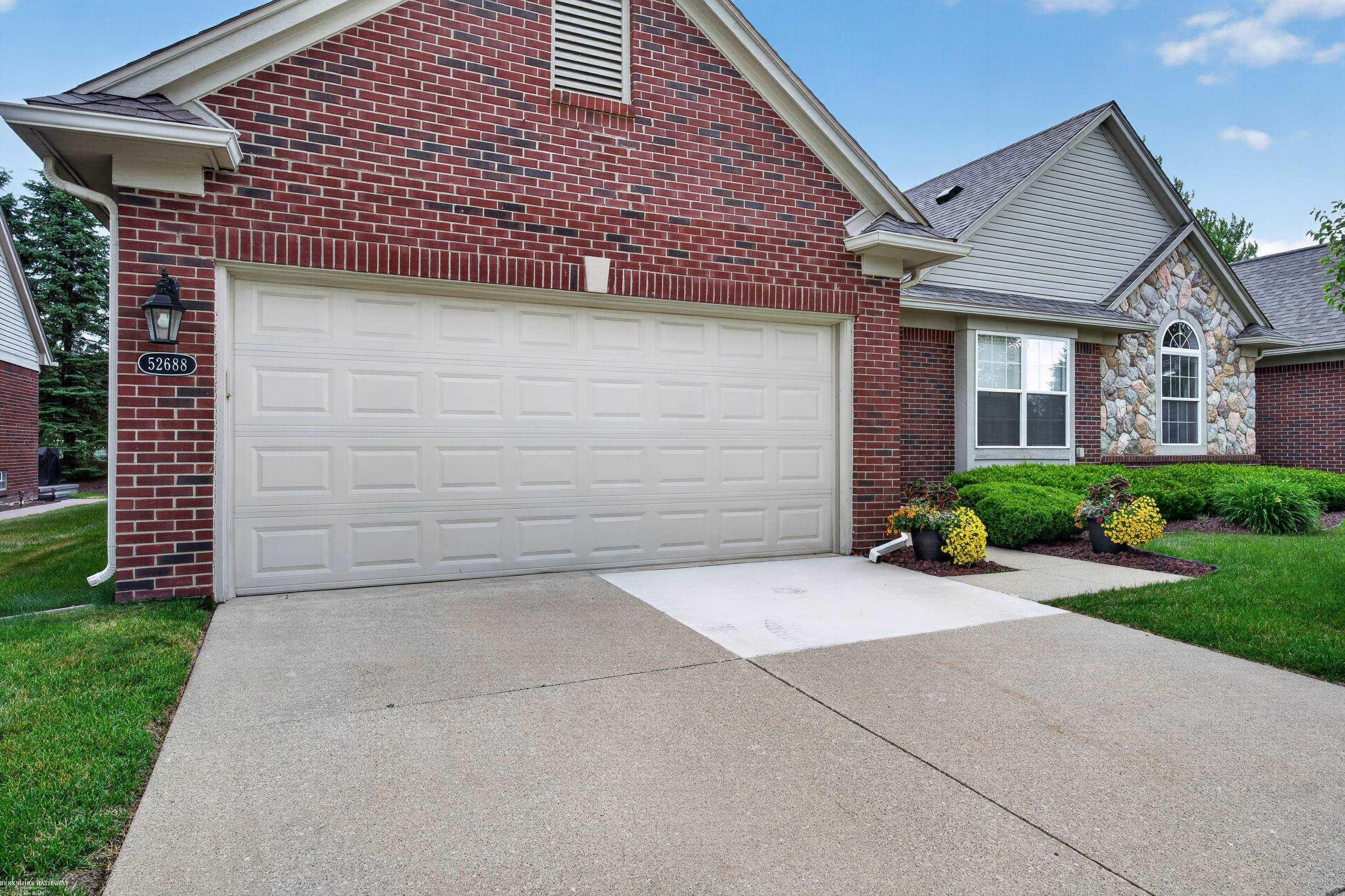 52688 Sable Drive, 16, Macomb, MI 48042 — Photo 12