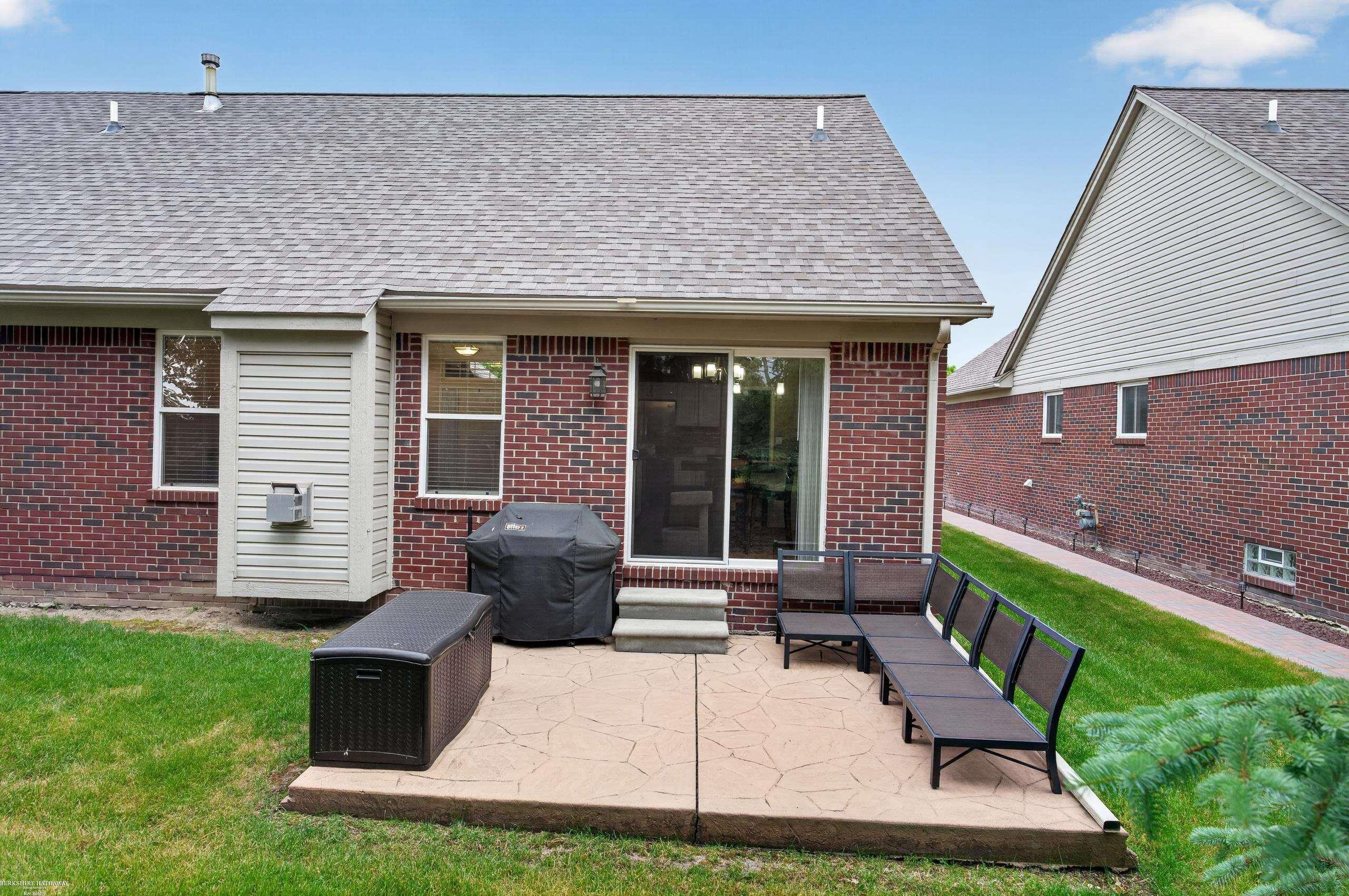 52688 Sable Drive, 16, Macomb, MI 48042 — Photo 13