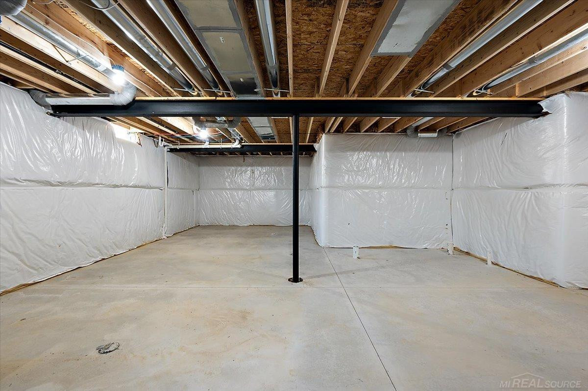 56689 Via Bellano Street, Macomb, MI 48042 — Photo 31