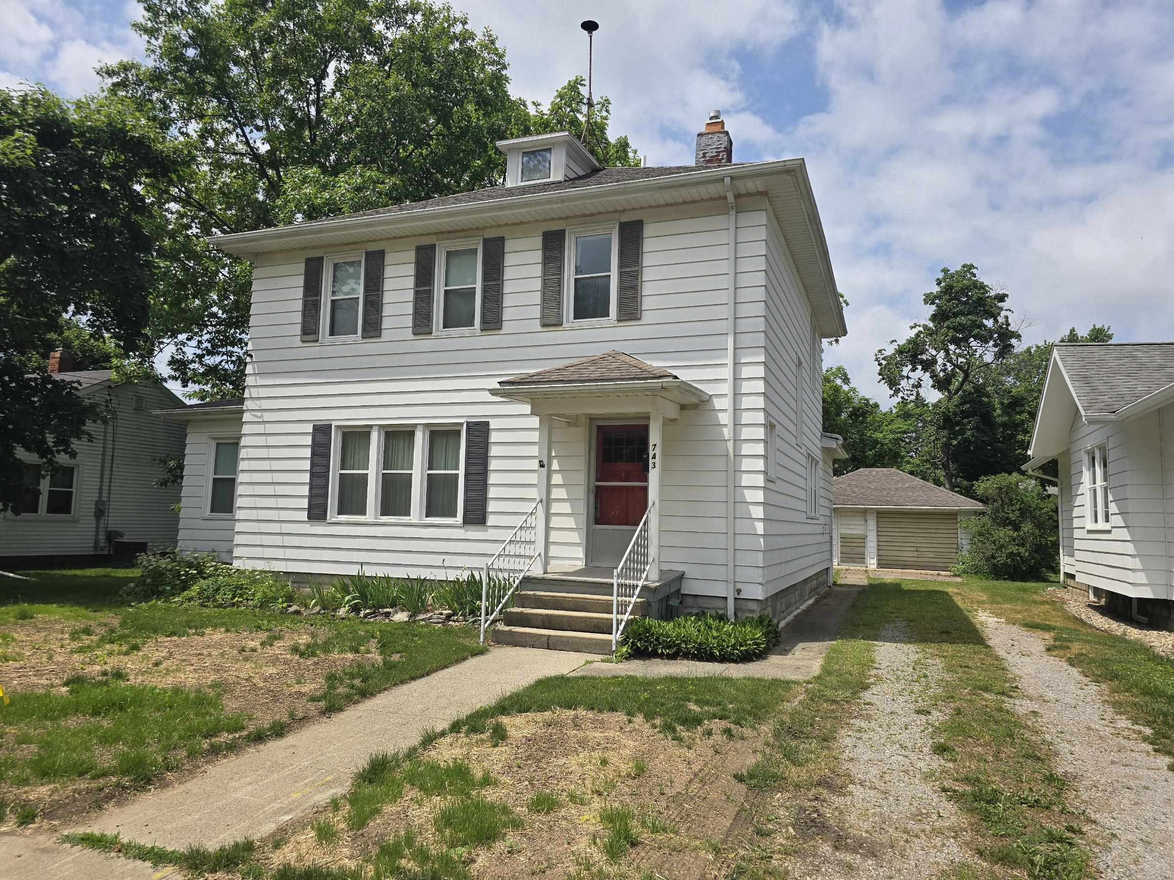 743 N Saginaw Street, Owosso, MI 48867 — Photo 2