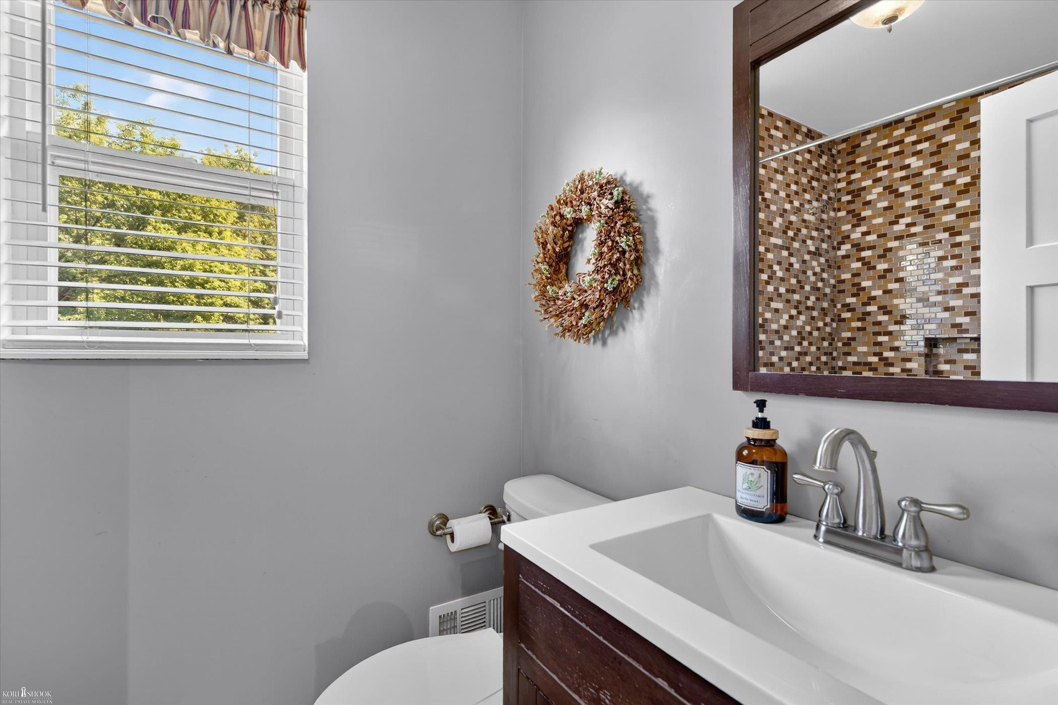 1445 W North Street, Owosso, MI 48867 — Photo 24